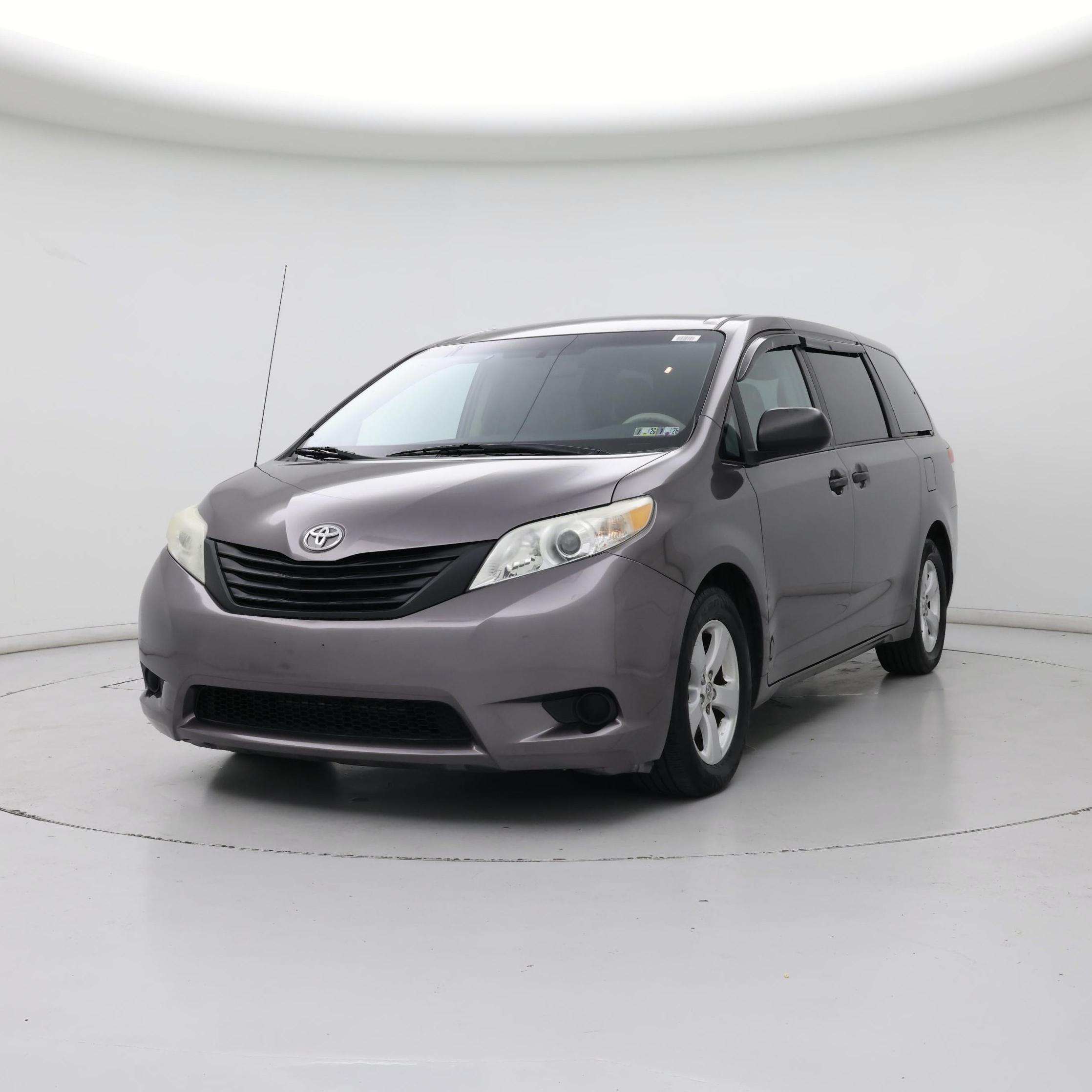 Thumbnail: 2014 Toyota Sienna - 4