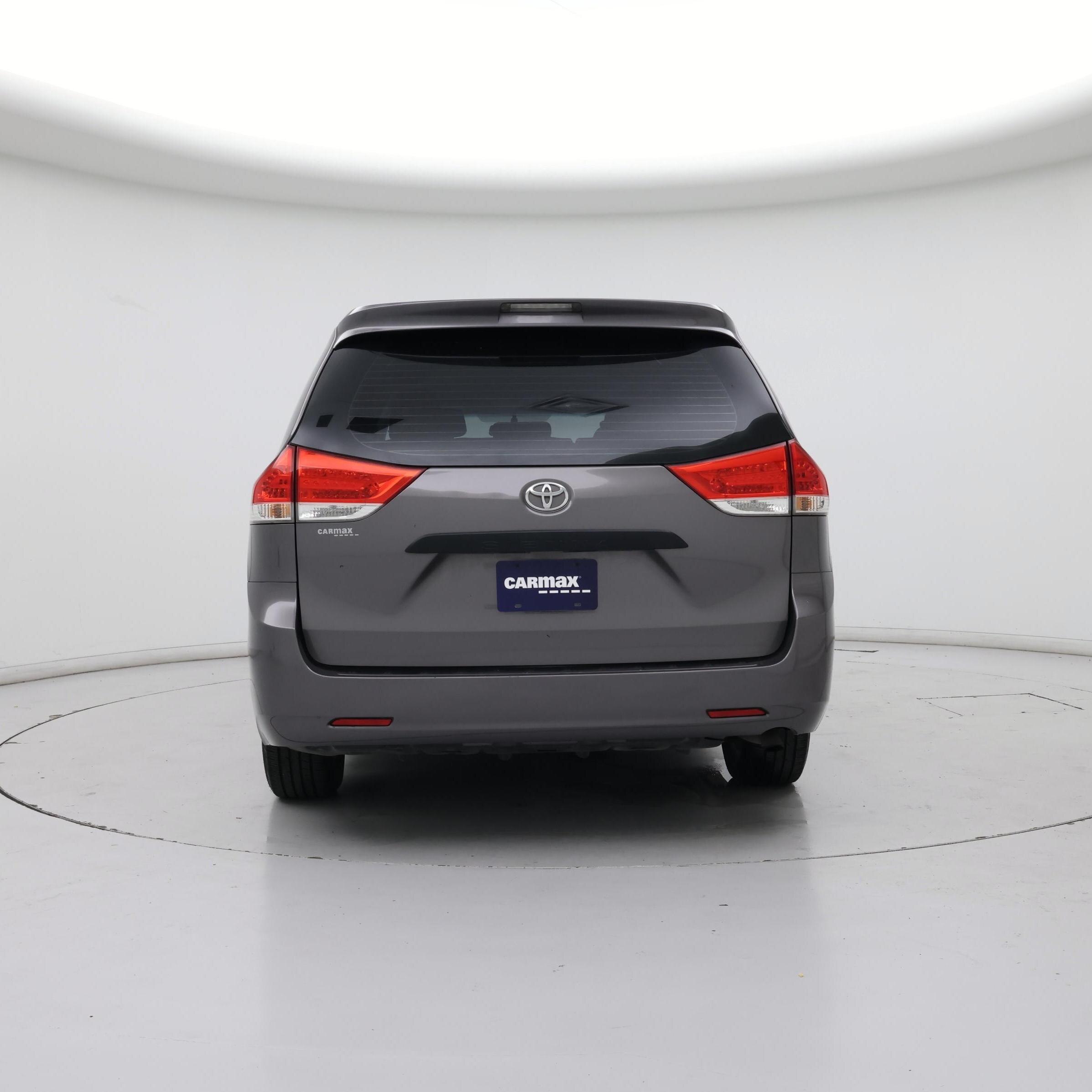 Thumbnail: 2014 Toyota Sienna - 6