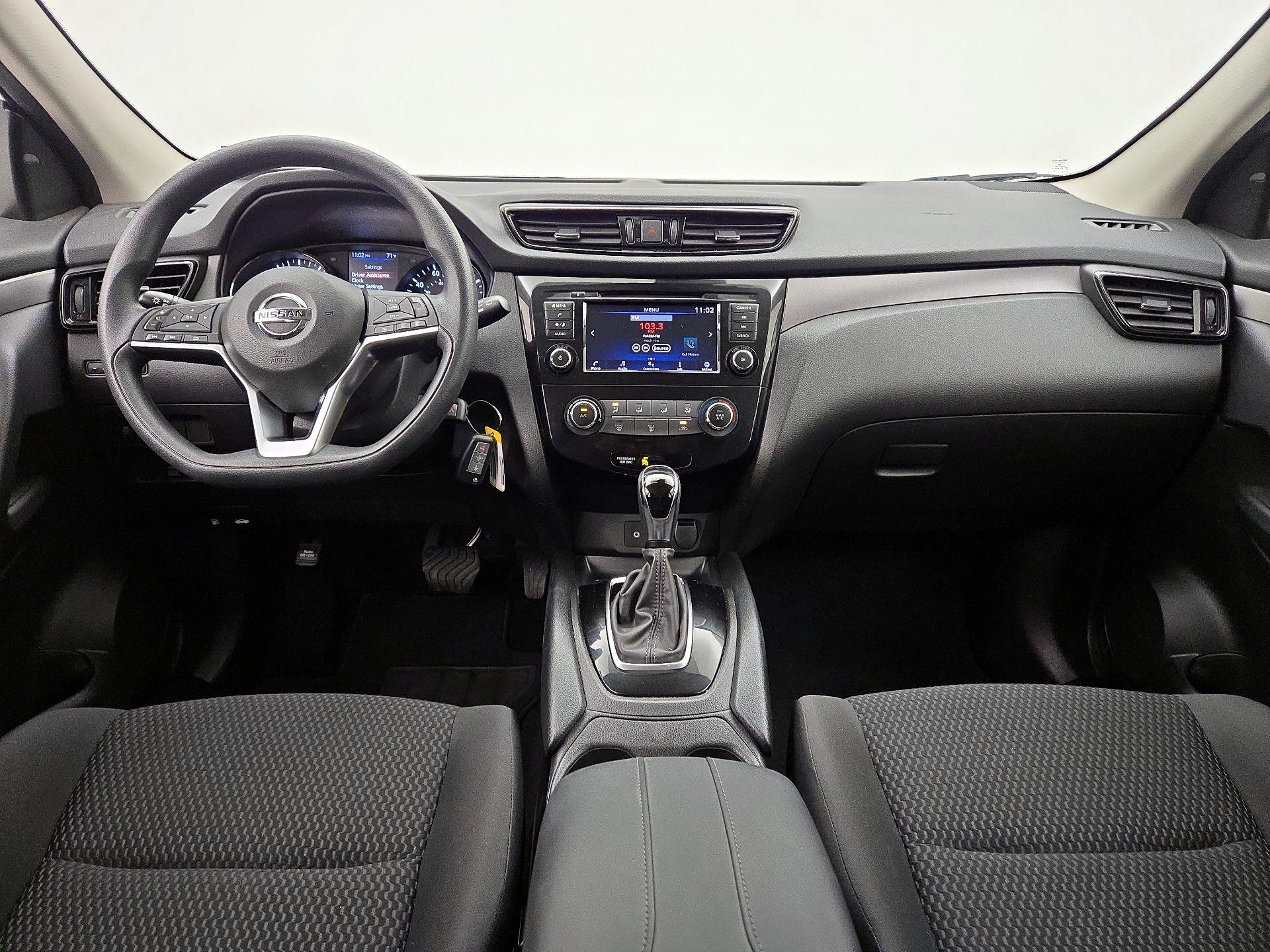 Thumbnail: 2022 Nissan Rogue Sport - 9