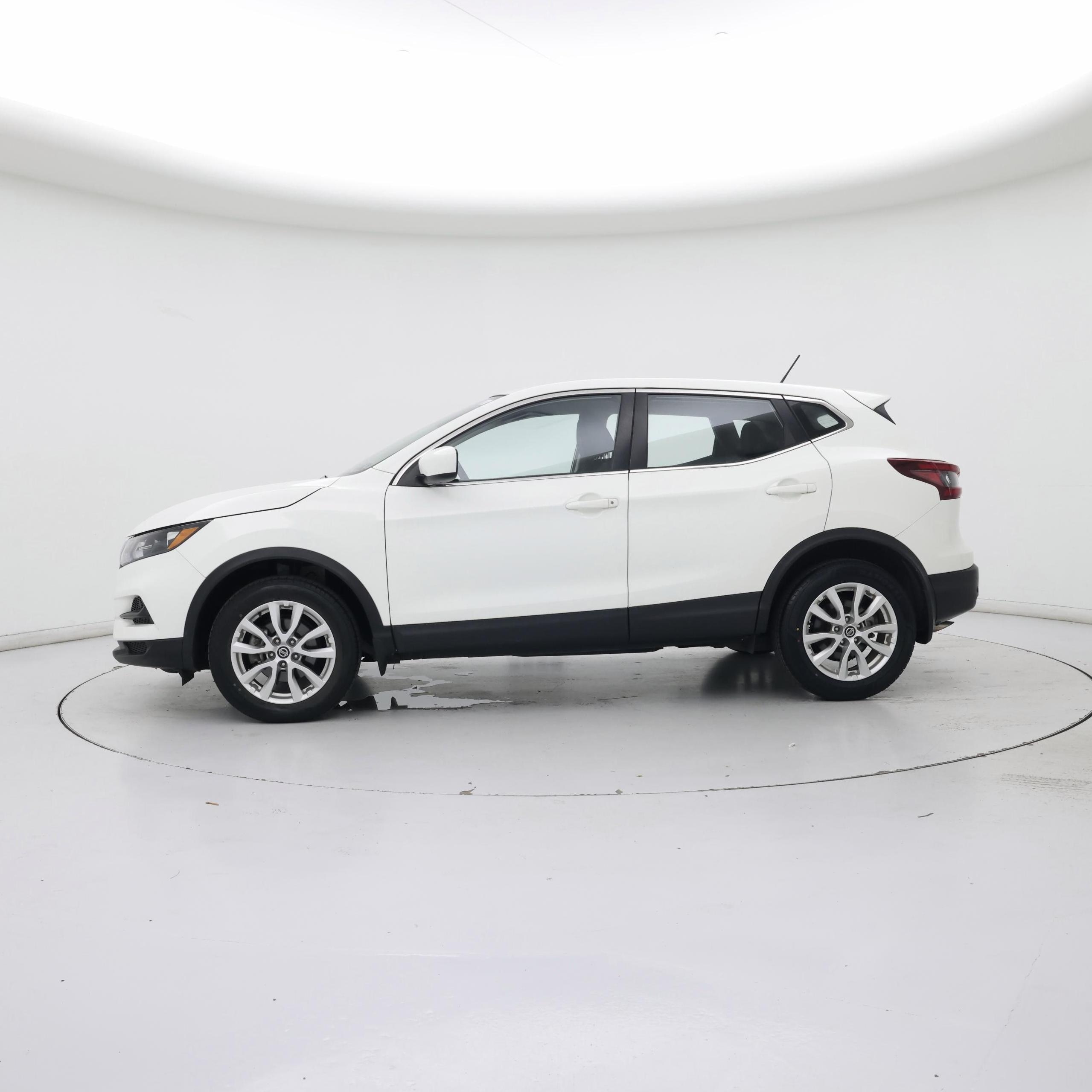 Thumbnail: 2022 Nissan Rogue Sport - 3