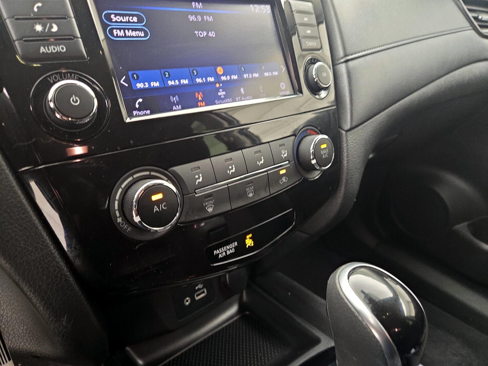 Thumbnail: 2019 Nissan Rogue - 16