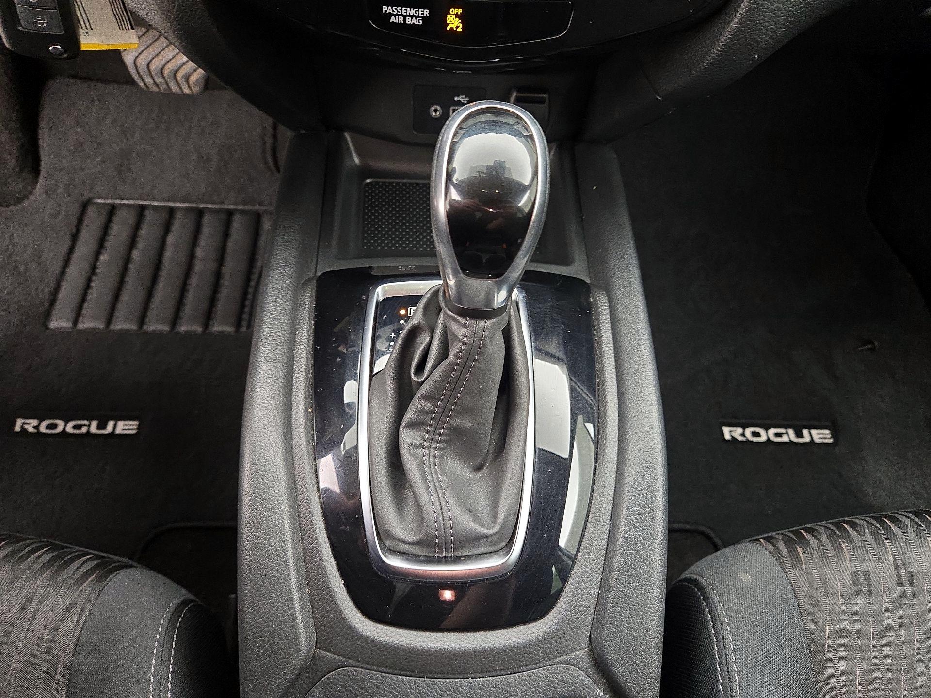 Thumbnail: 2019 Nissan Rogue - 17