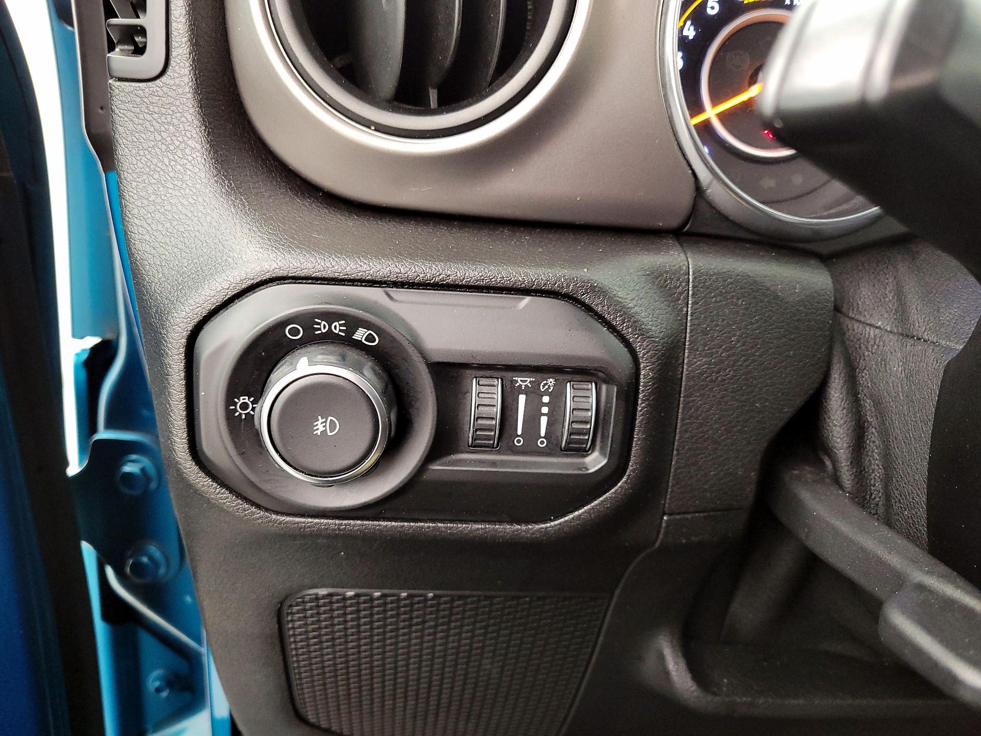 Thumbnail: 2020 Jeep Wrangler - 13