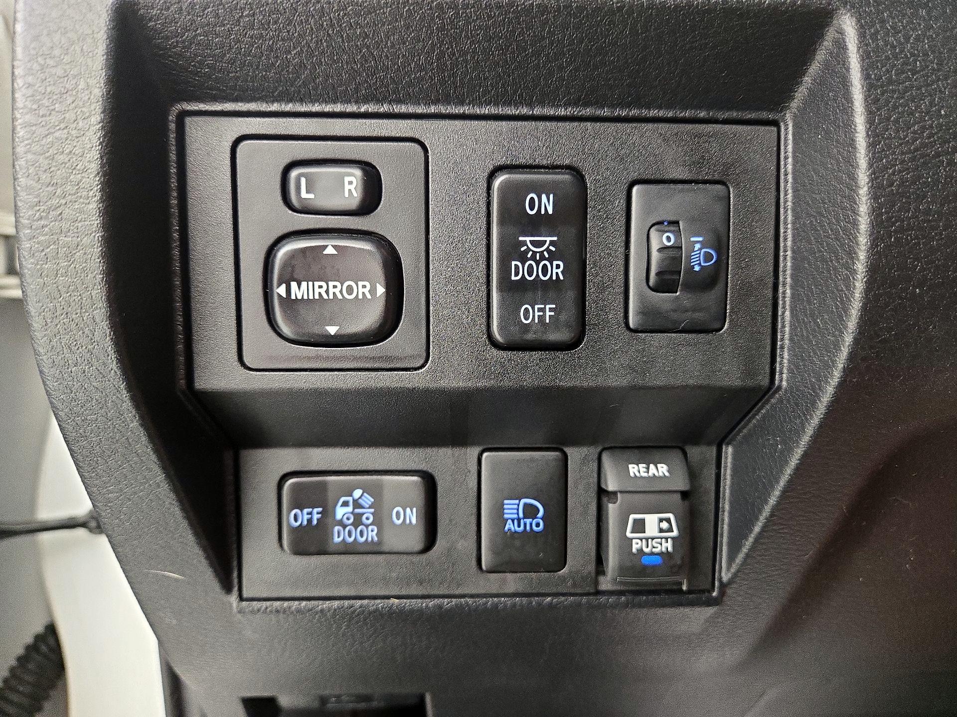 Thumbnail: 2018 Toyota Tundra - 13