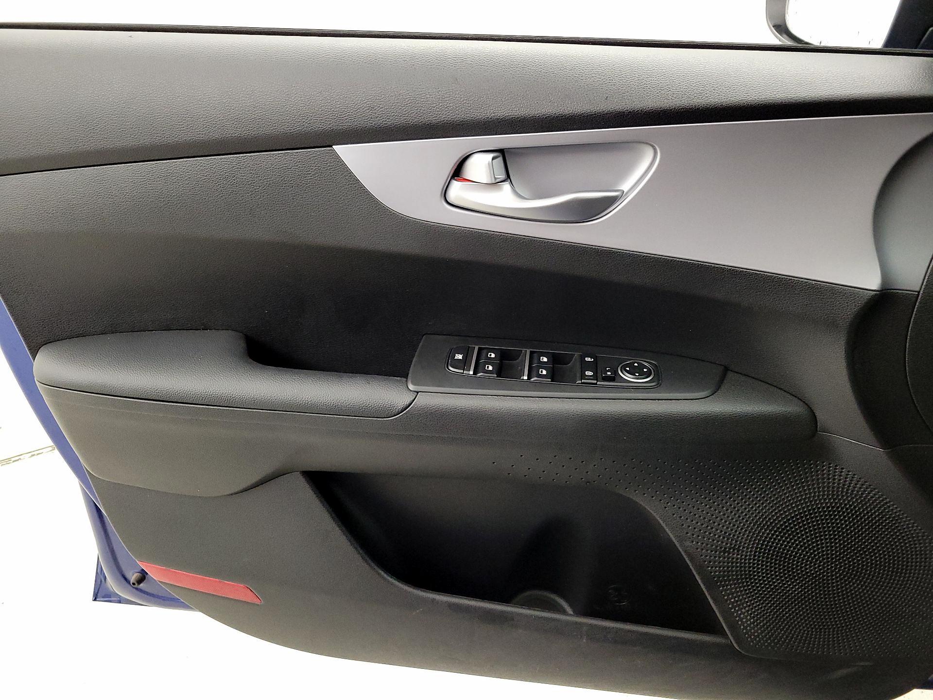 Thumbnail: 2023 Kia Forte - 12