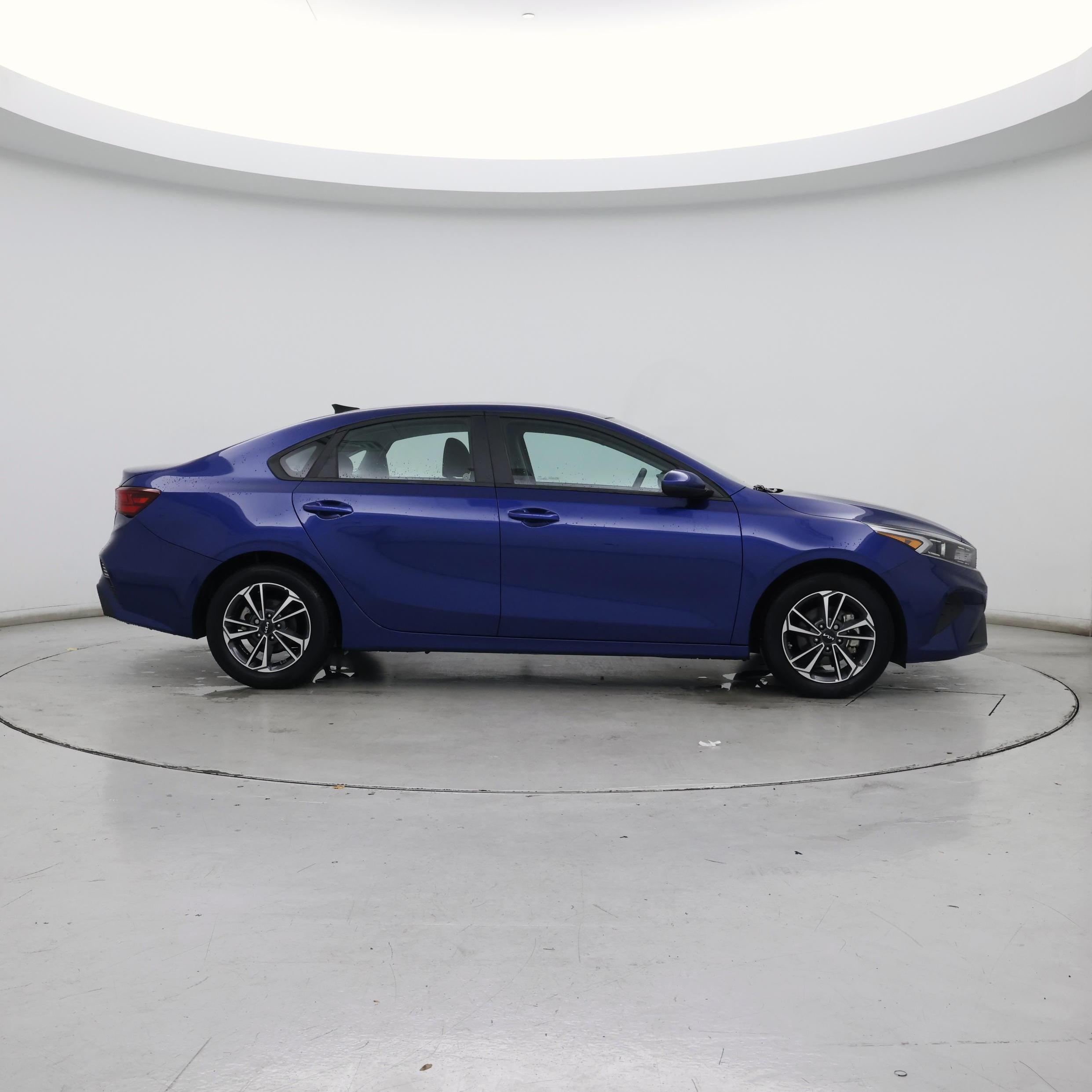 Thumbnail: 2023 Kia Forte - 7