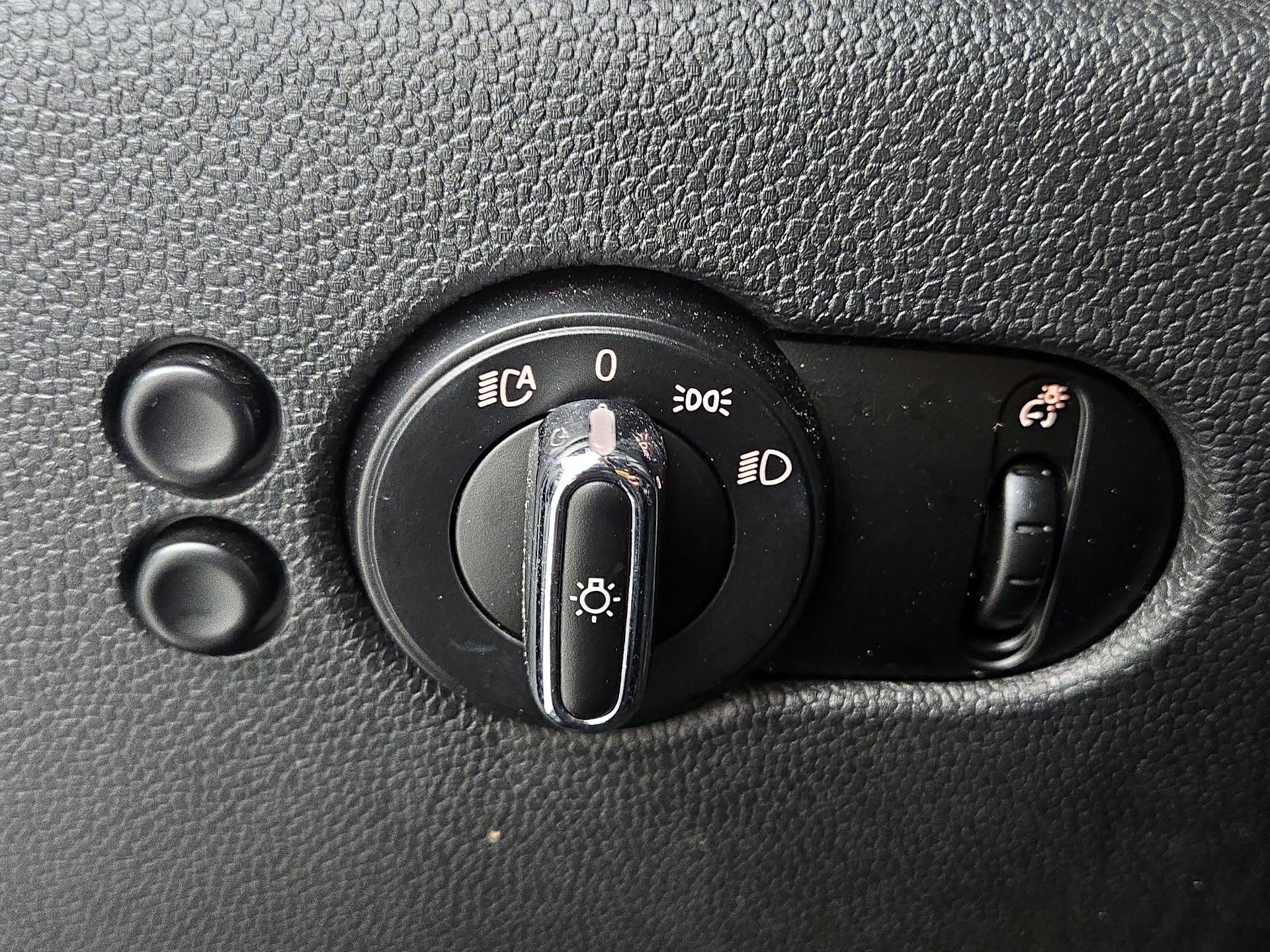 Thumbnail: 2019 MINI Cooper Hardtop - 13