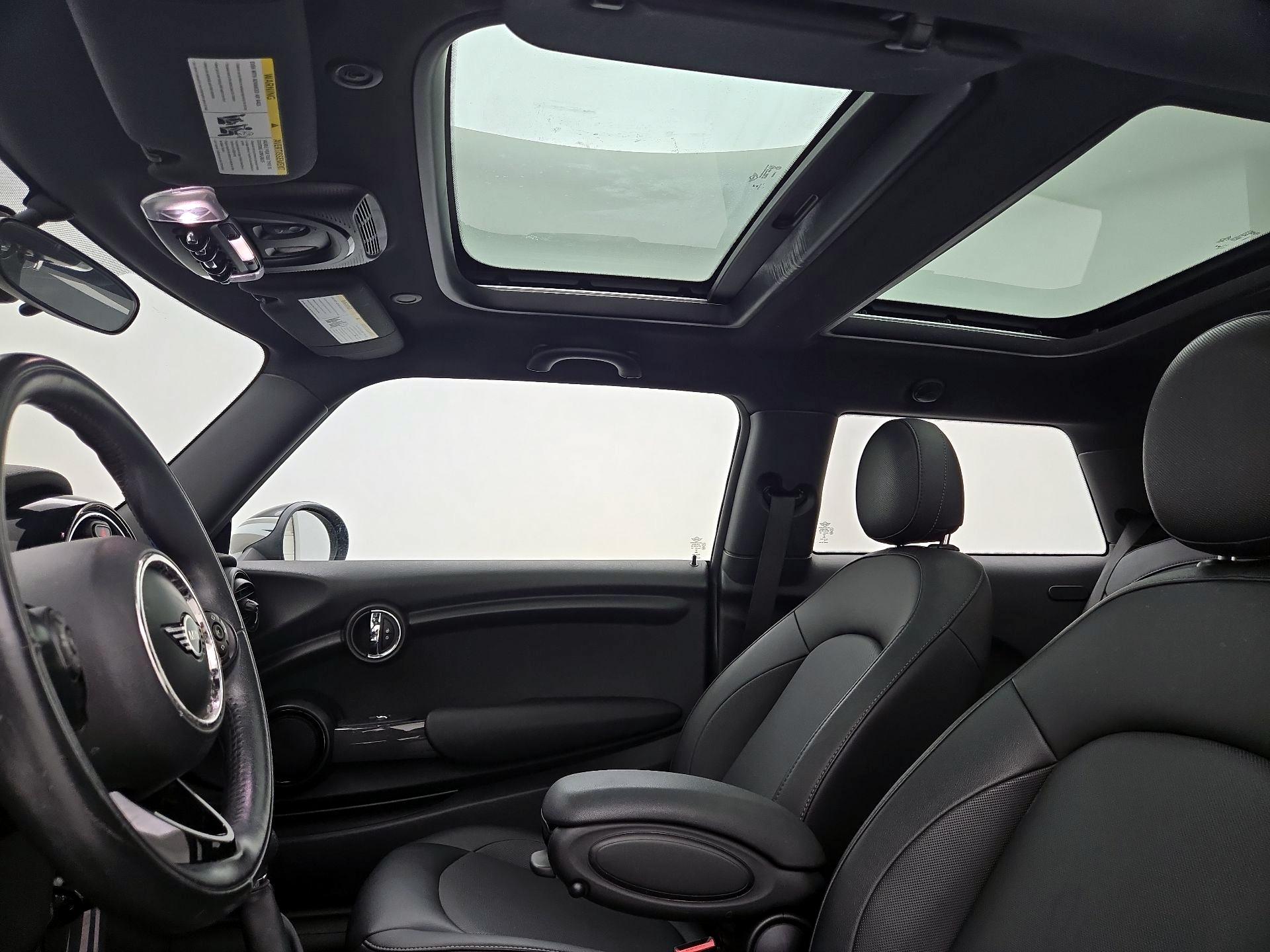 Thumbnail: 2019 MINI Cooper Hardtop - 18