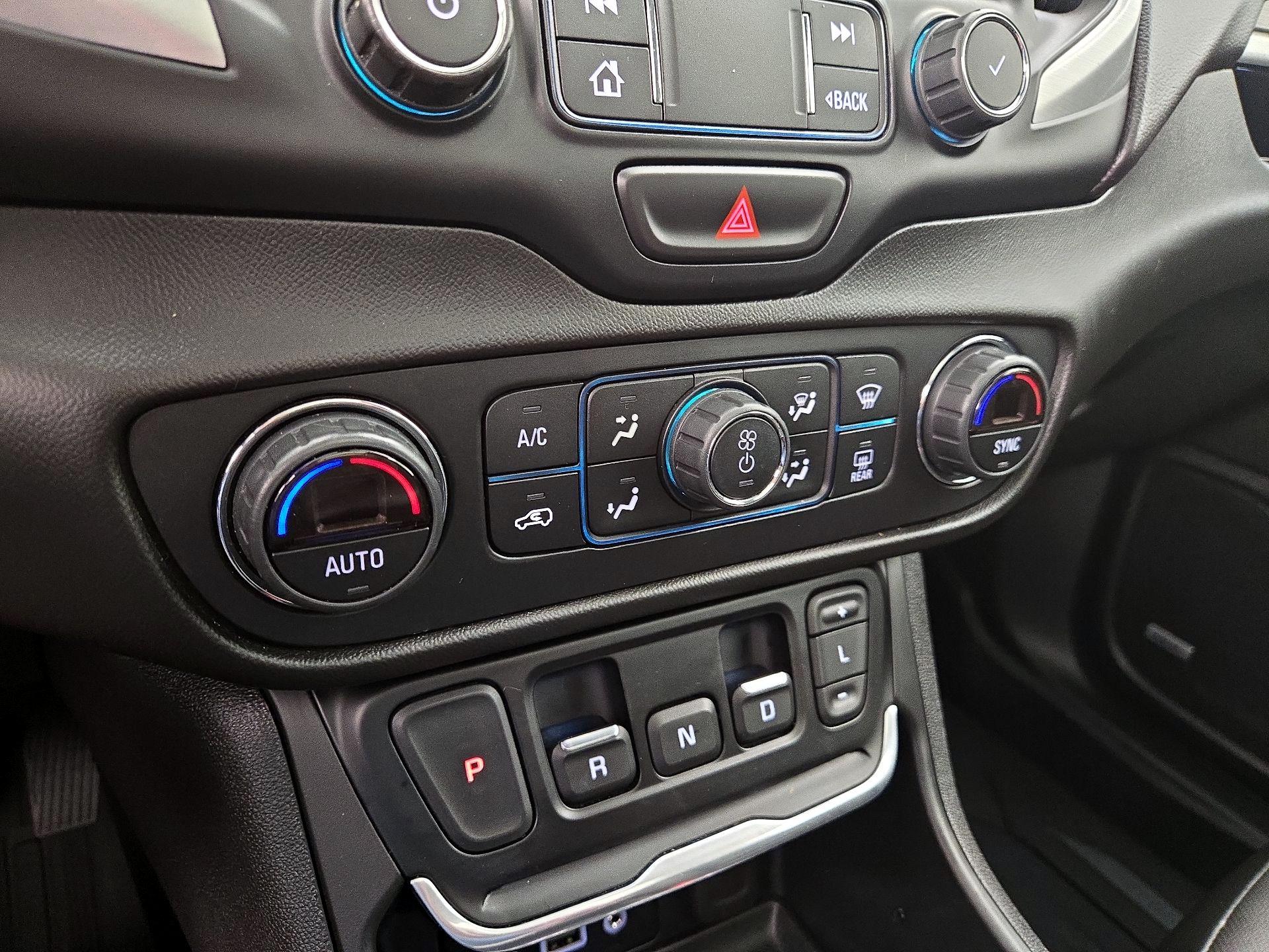 Thumbnail: 2020 GMC Terrain - 16