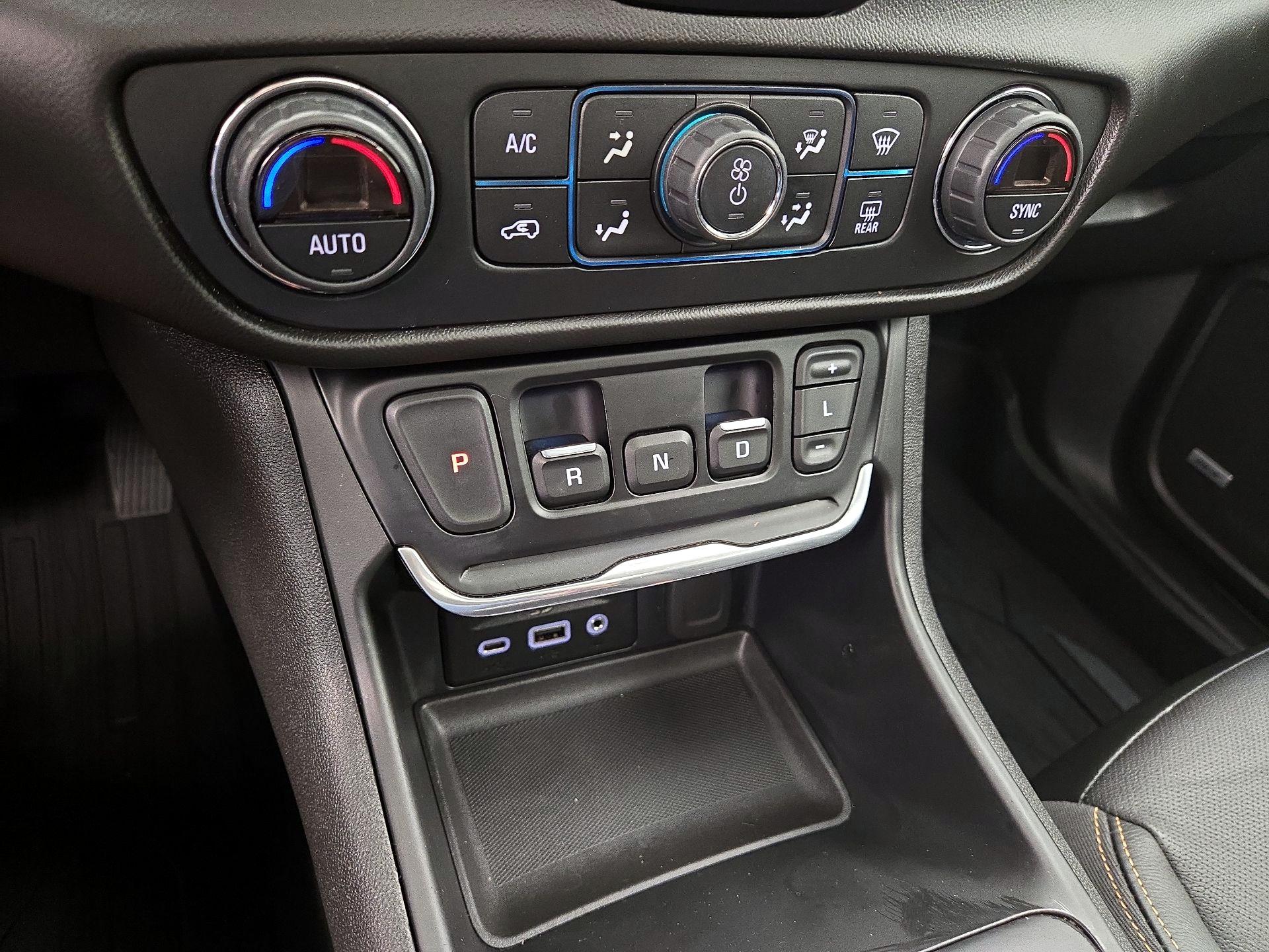 Thumbnail: 2020 GMC Terrain - 17