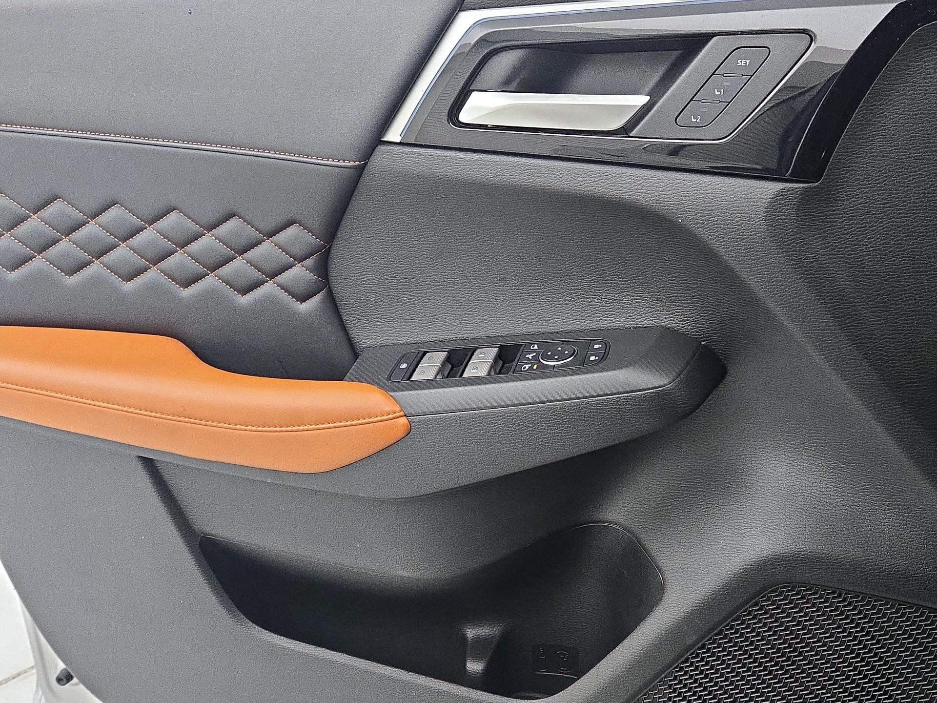 Thumbnail: 2022 Mitsubishi Outlander - 12