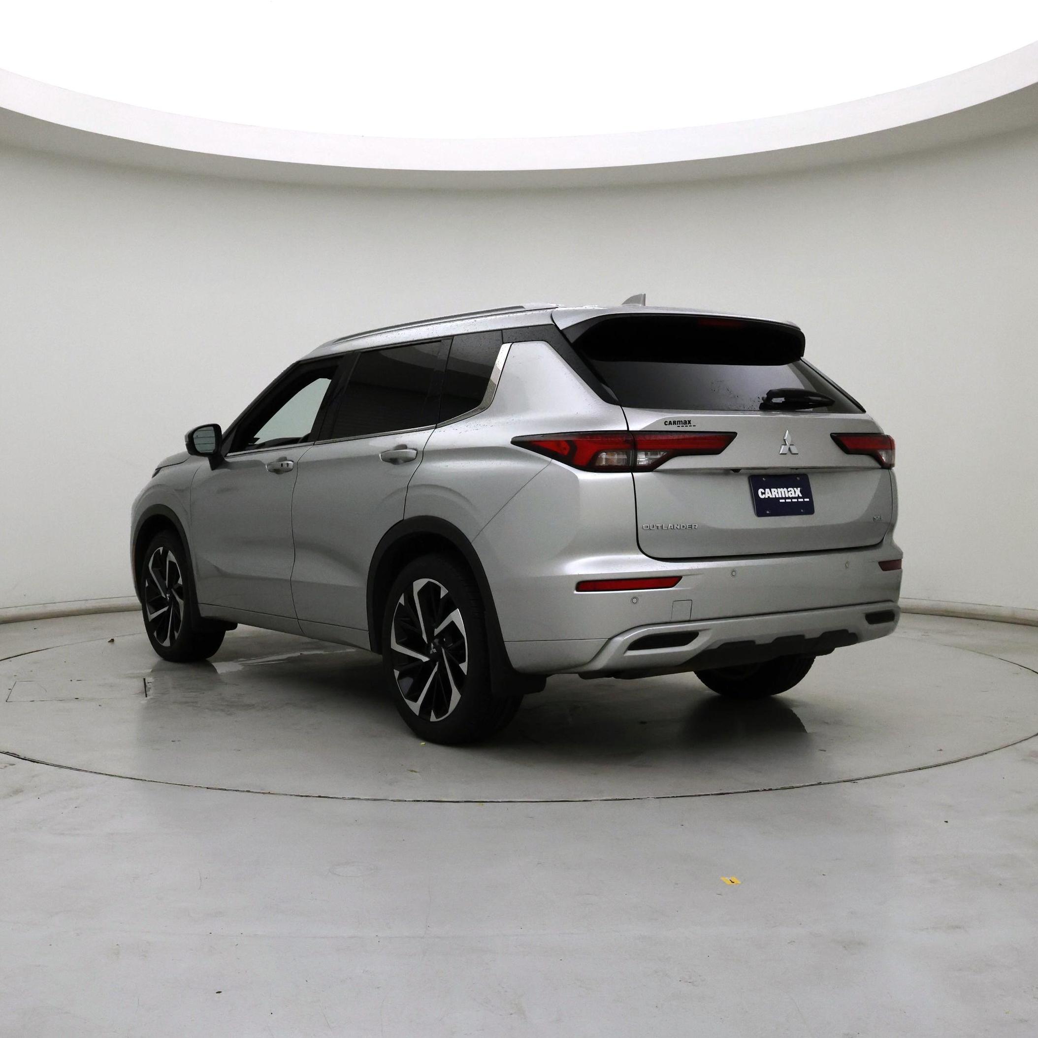 Thumbnail: 2022 Mitsubishi Outlander - 2