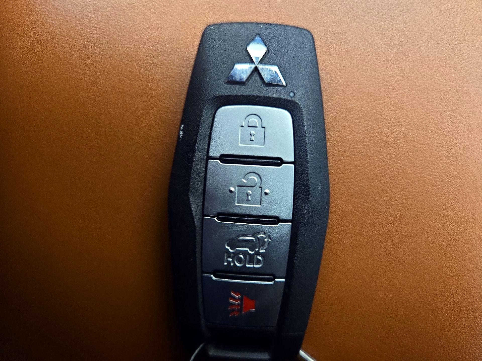 Thumbnail: 2022 Mitsubishi Outlander - 20