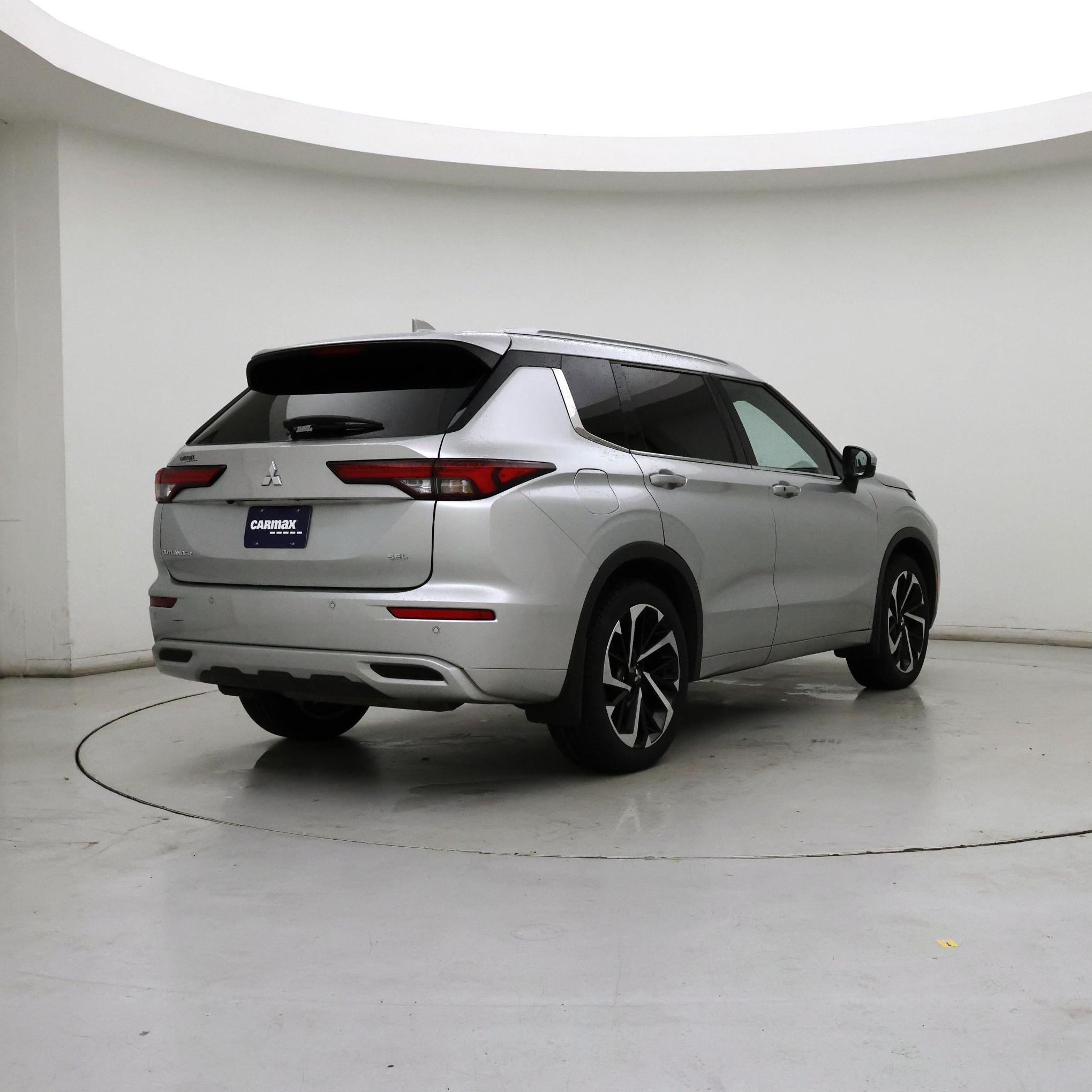 Thumbnail: 2022 Mitsubishi Outlander - 8