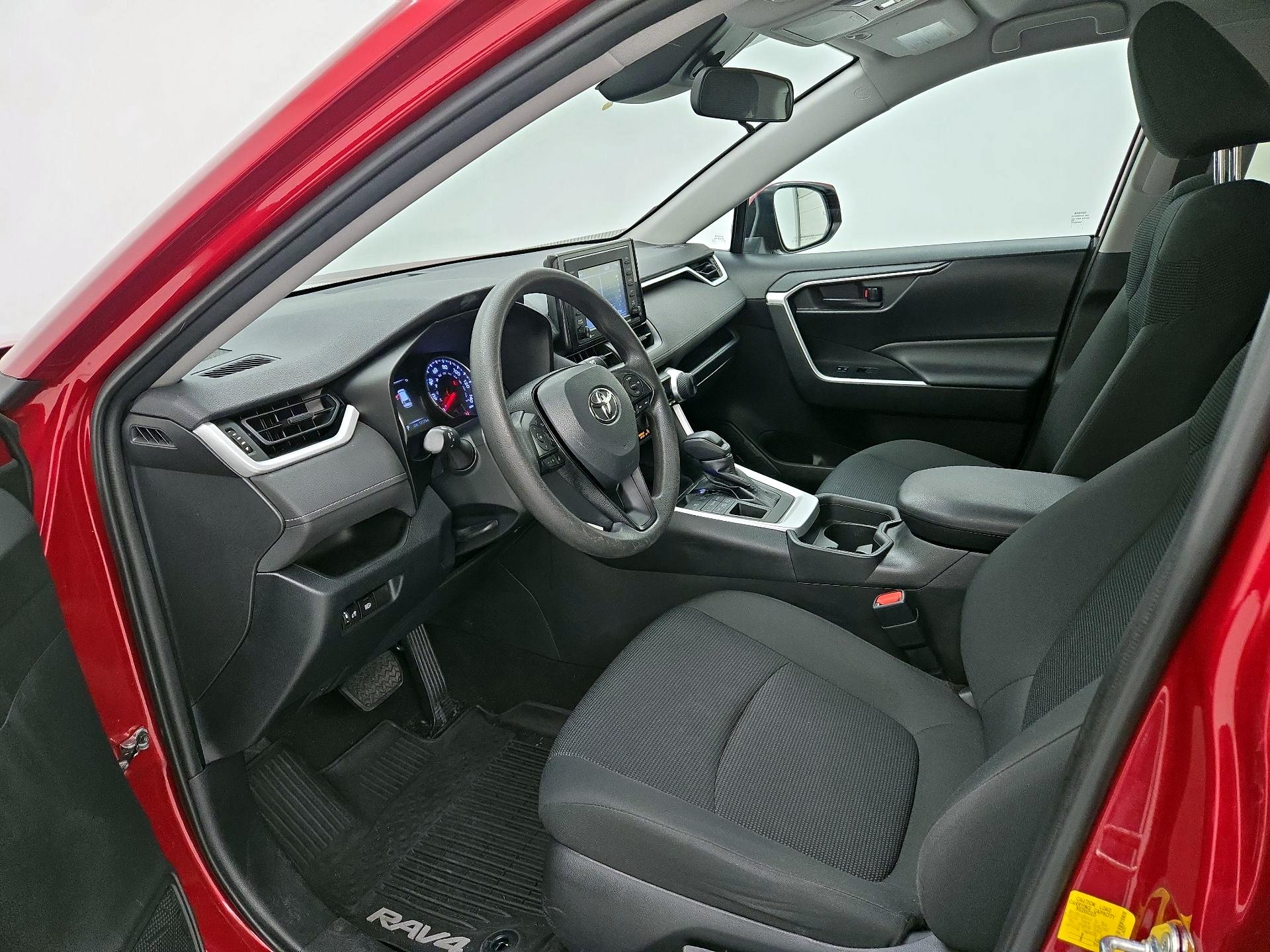 Thumbnail: 2020 Toyota RAV4 - 11