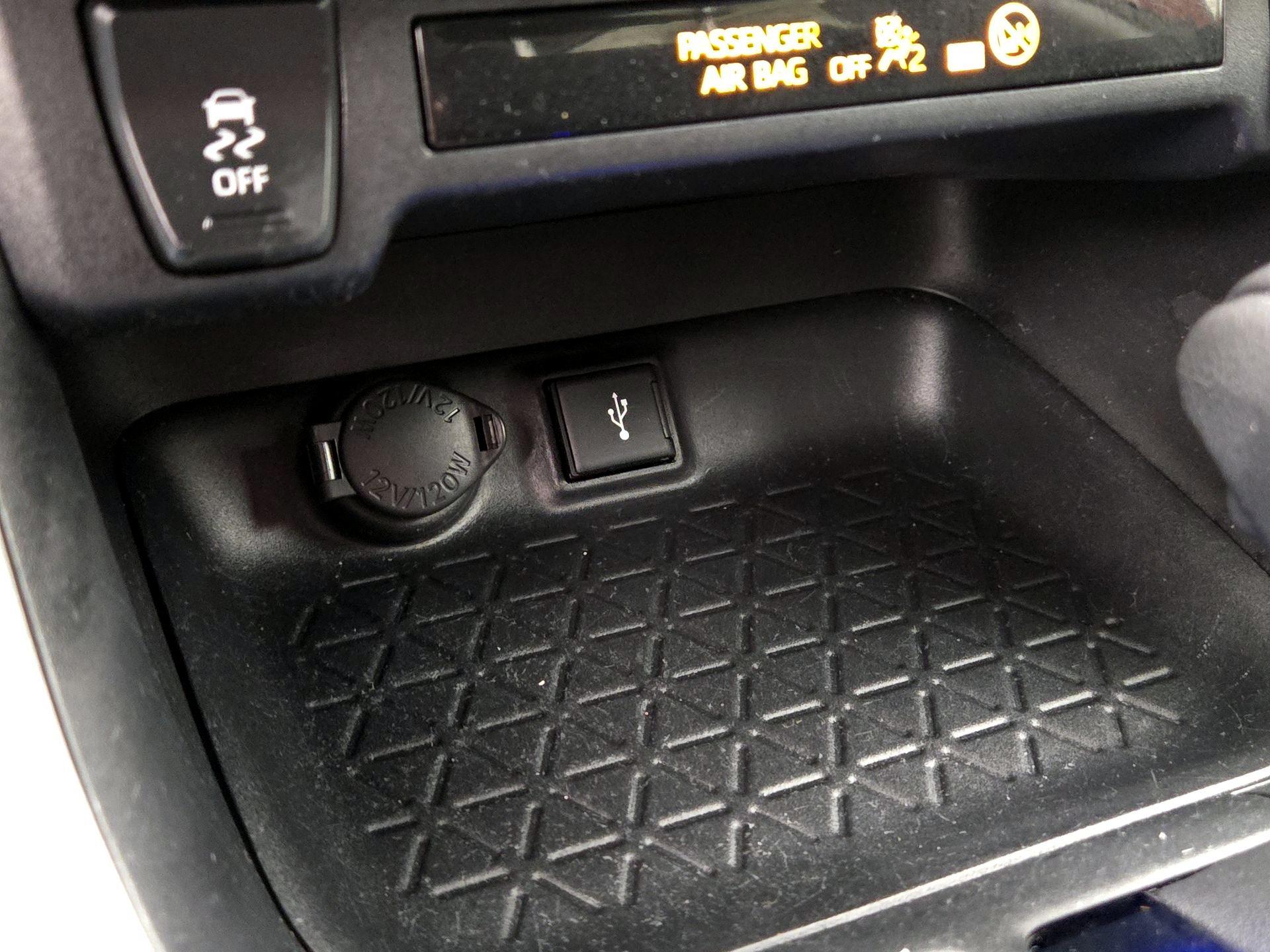 Thumbnail: 2020 Toyota RAV4 - 18