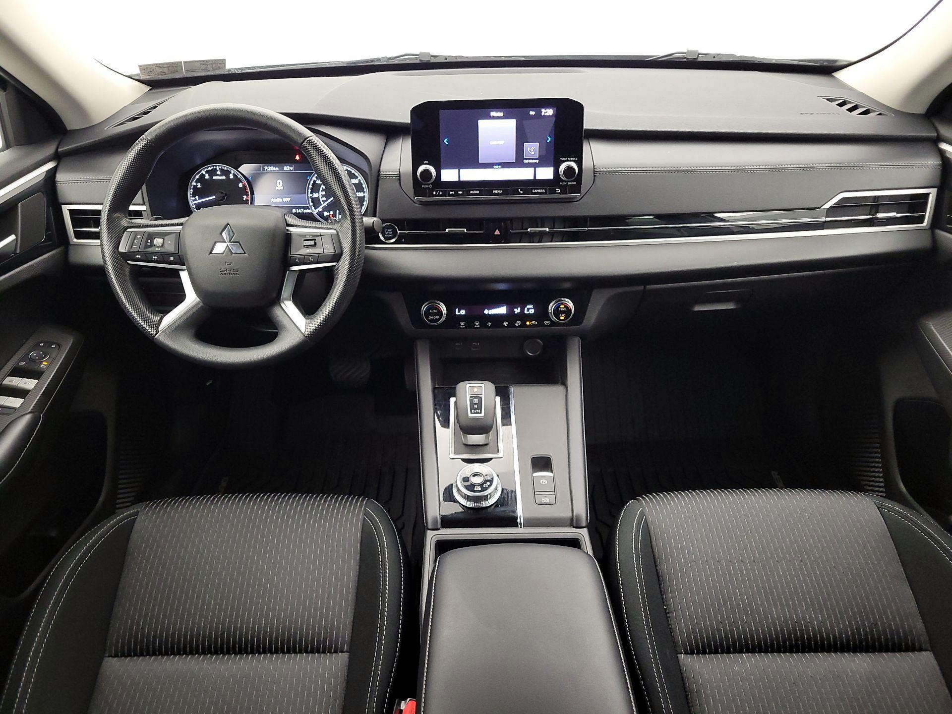 Thumbnail: 2022 Mitsubishi Outlander - 9