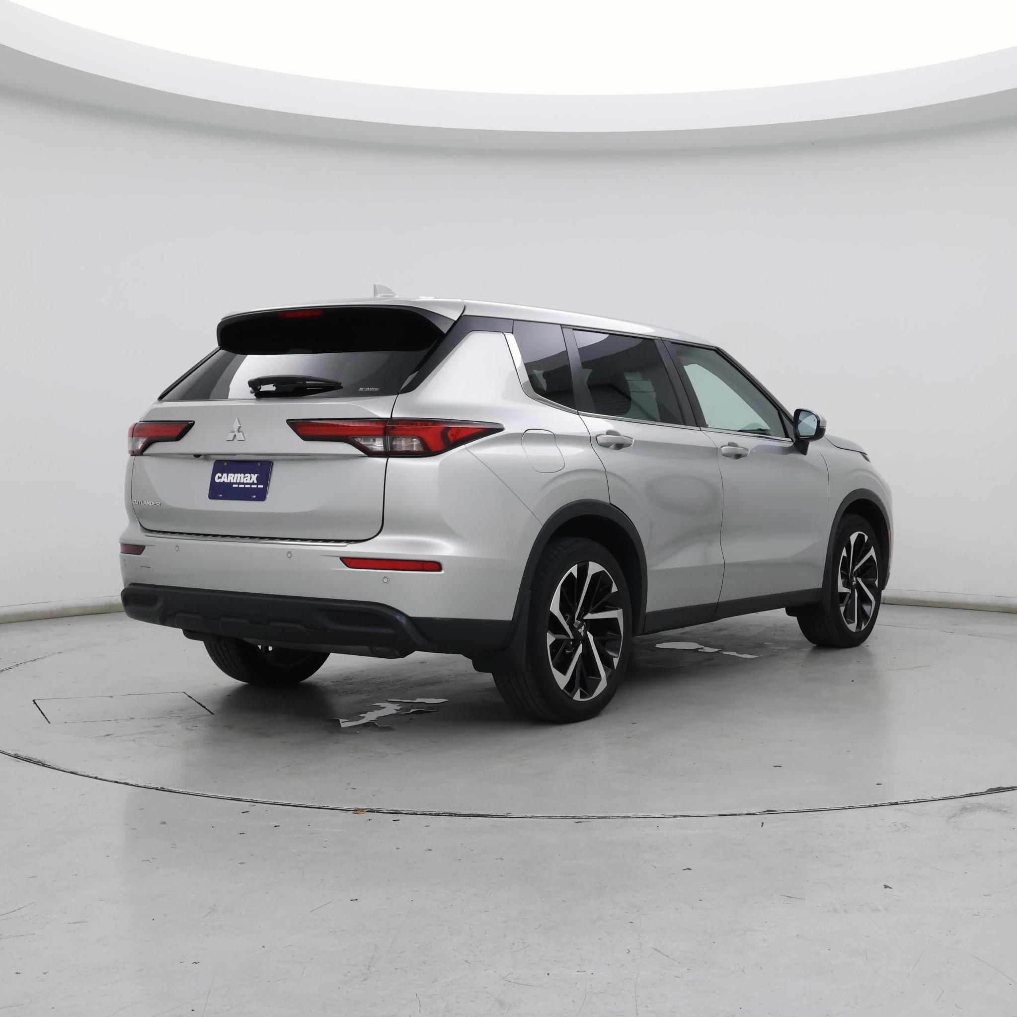 Thumbnail: 2022 Mitsubishi Outlander - 8