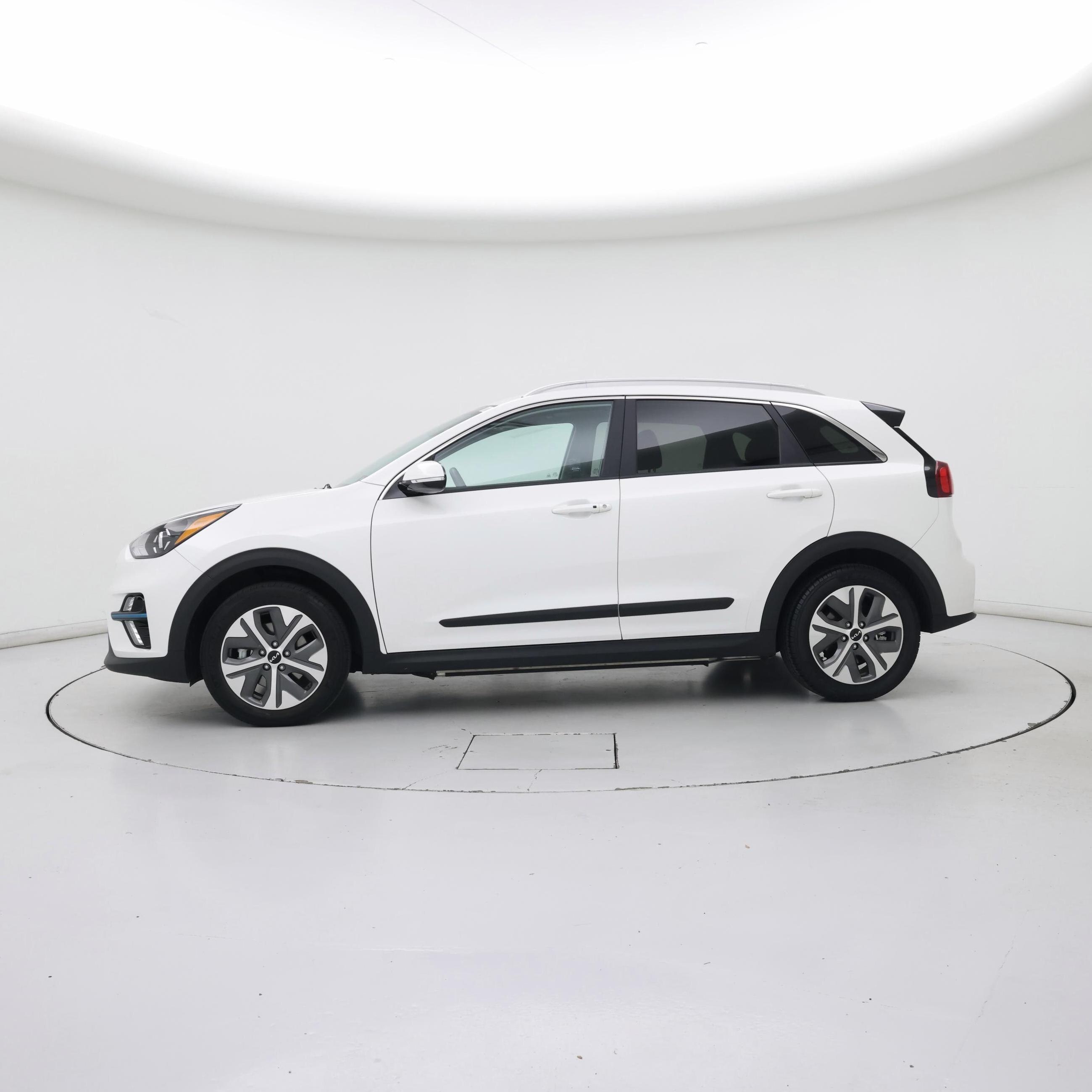 Thumbnail: 2022 Kia Niro - 3