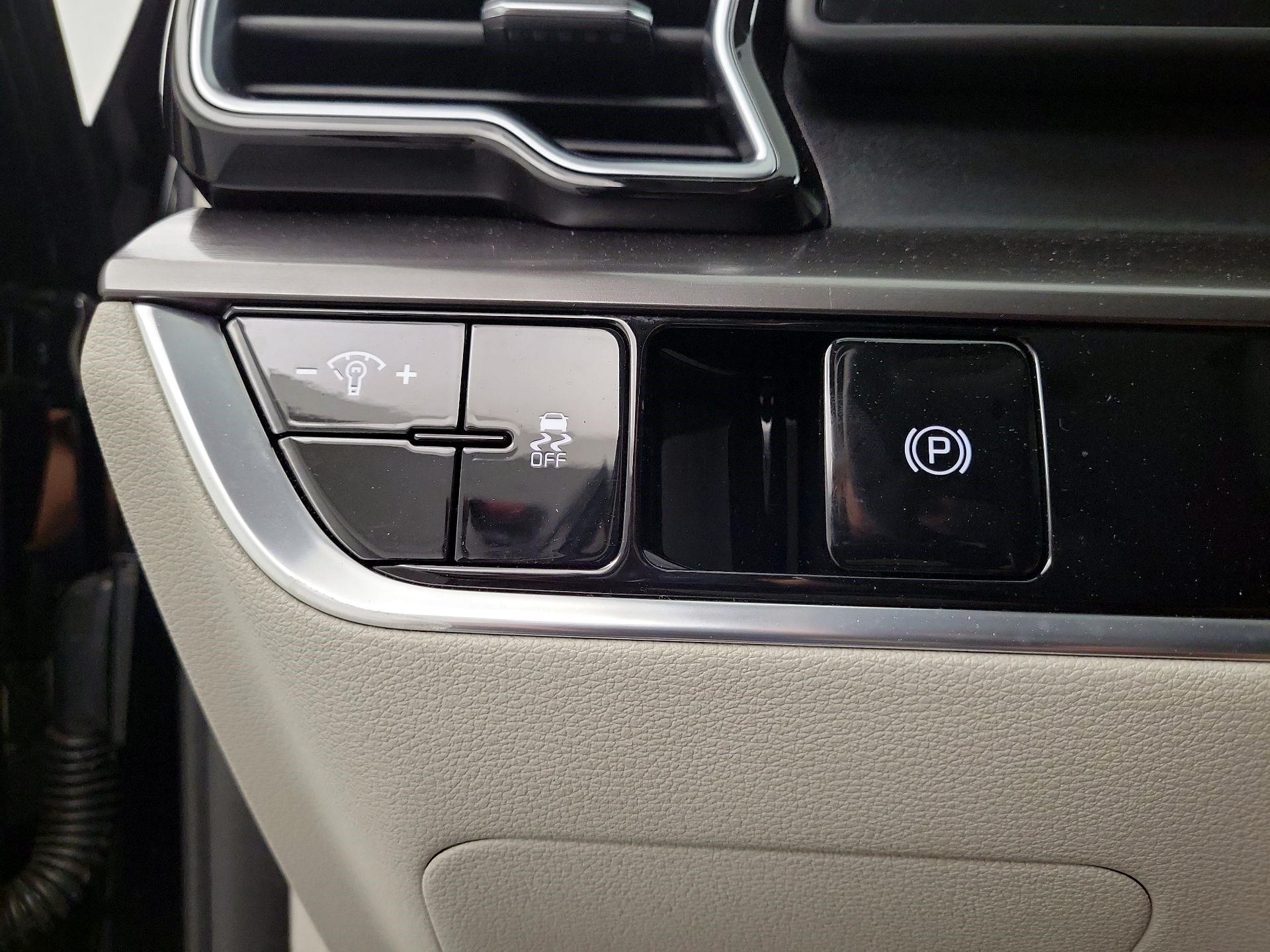 Thumbnail: 2023 Kia Sportage - 11