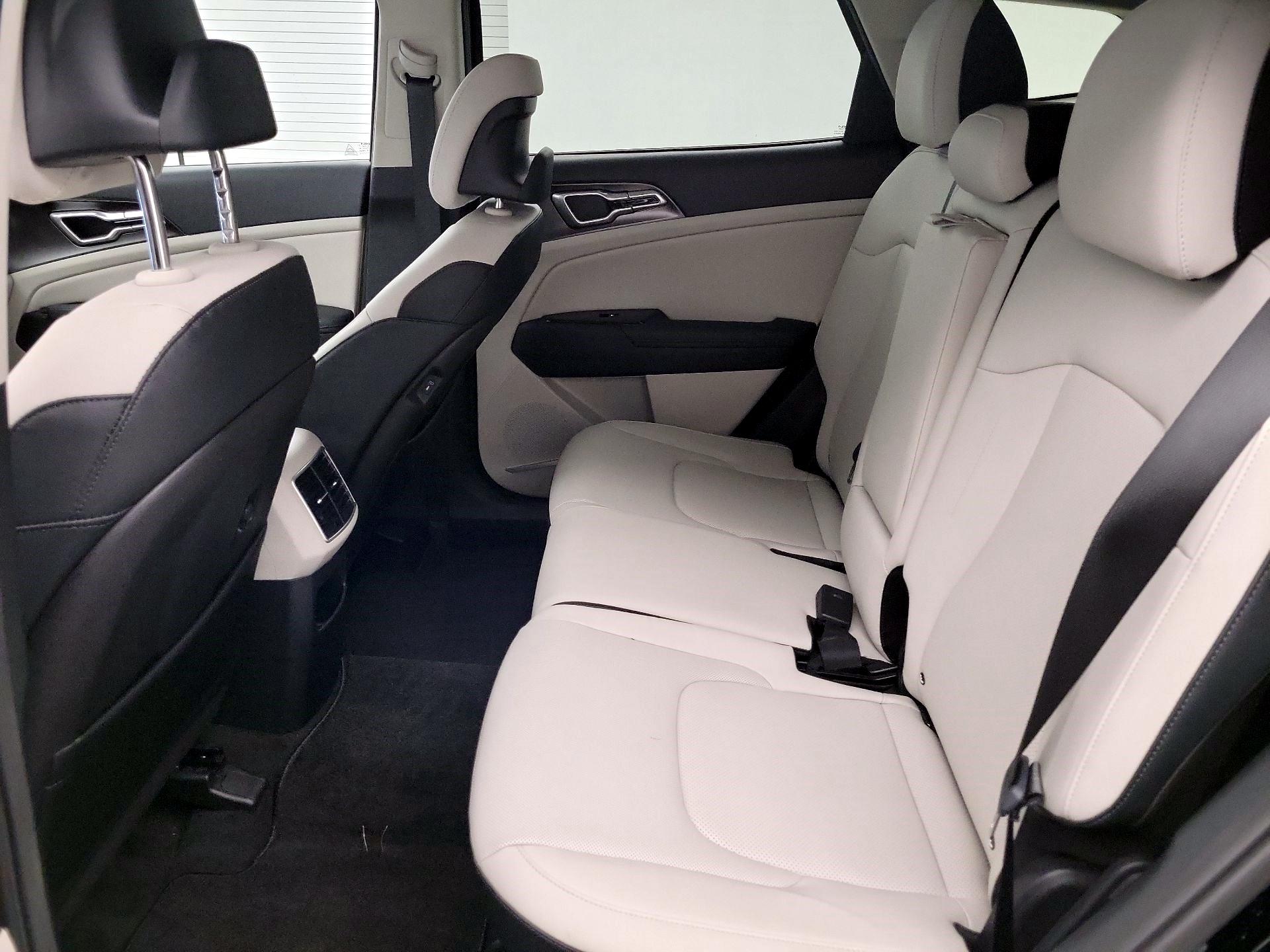 Thumbnail: 2023 Kia Sportage - 18