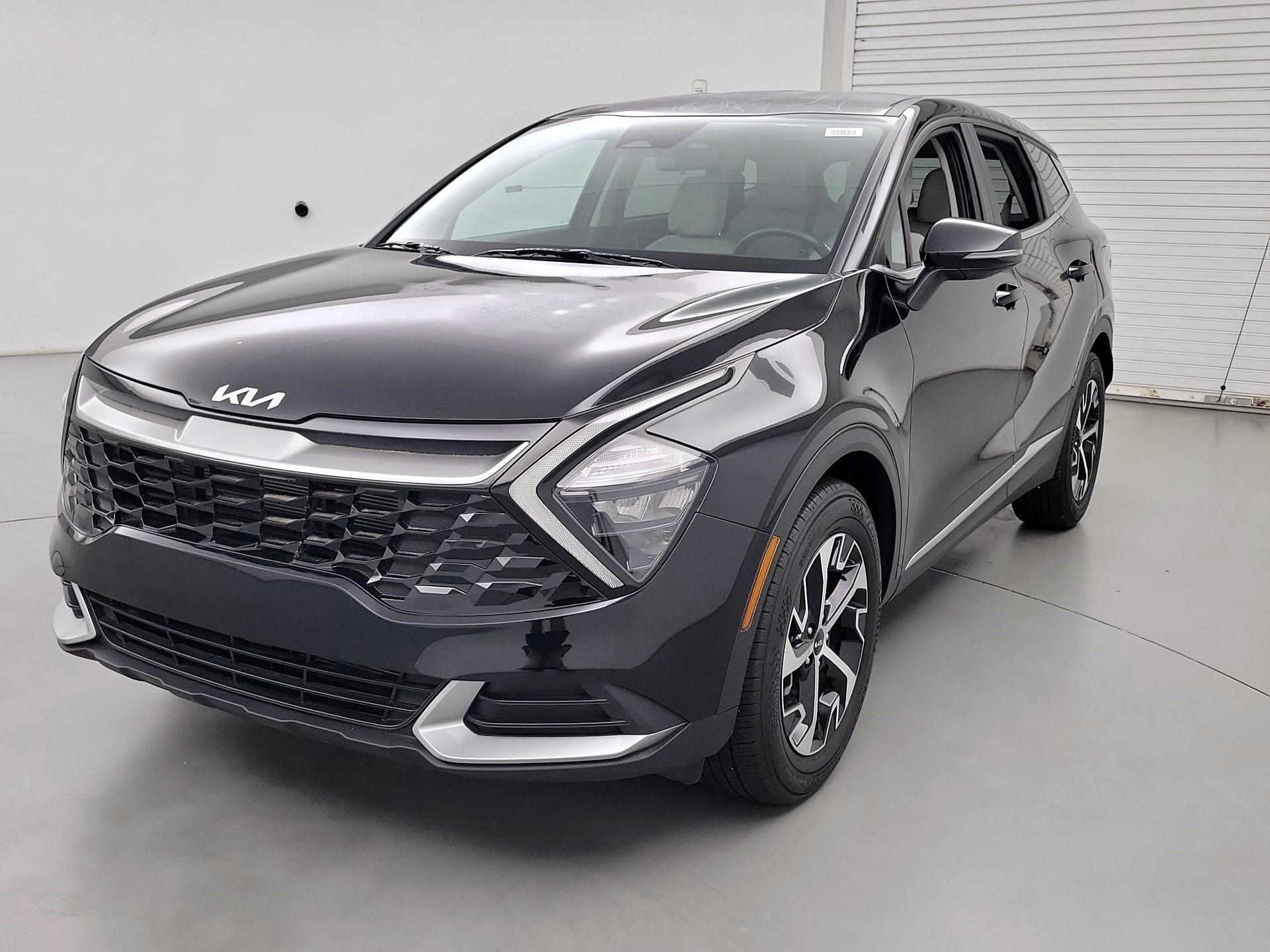 Thumbnail: 2023 Kia Sportage - 3