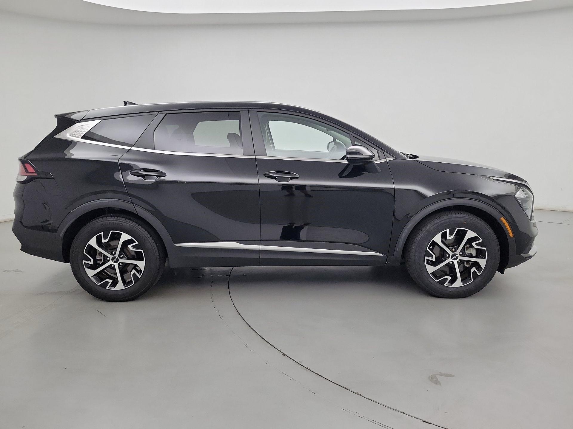 Thumbnail: 2023 Kia Sportage - 4