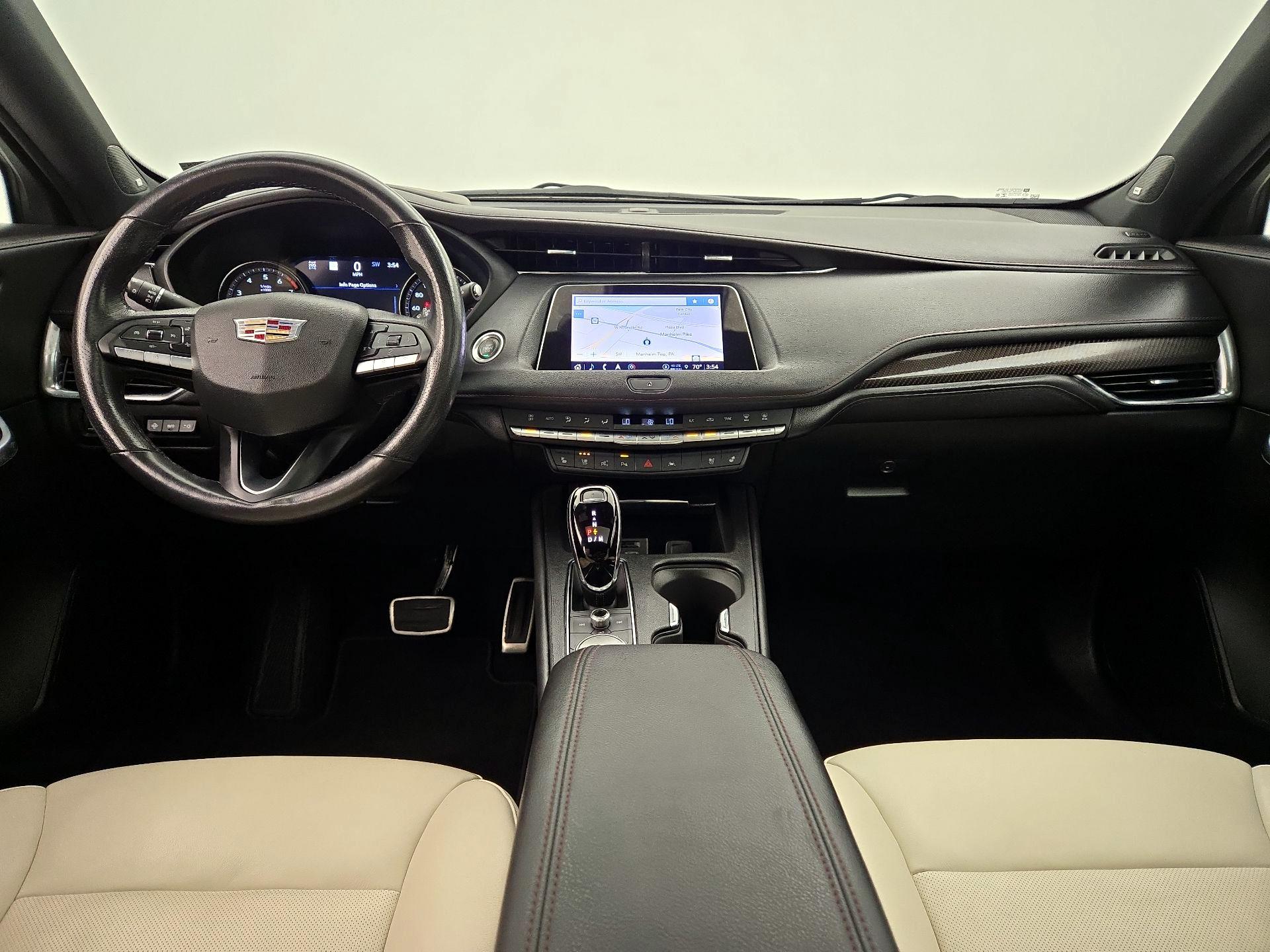 Thumbnail: 2022 Cadillac XT4 - 9