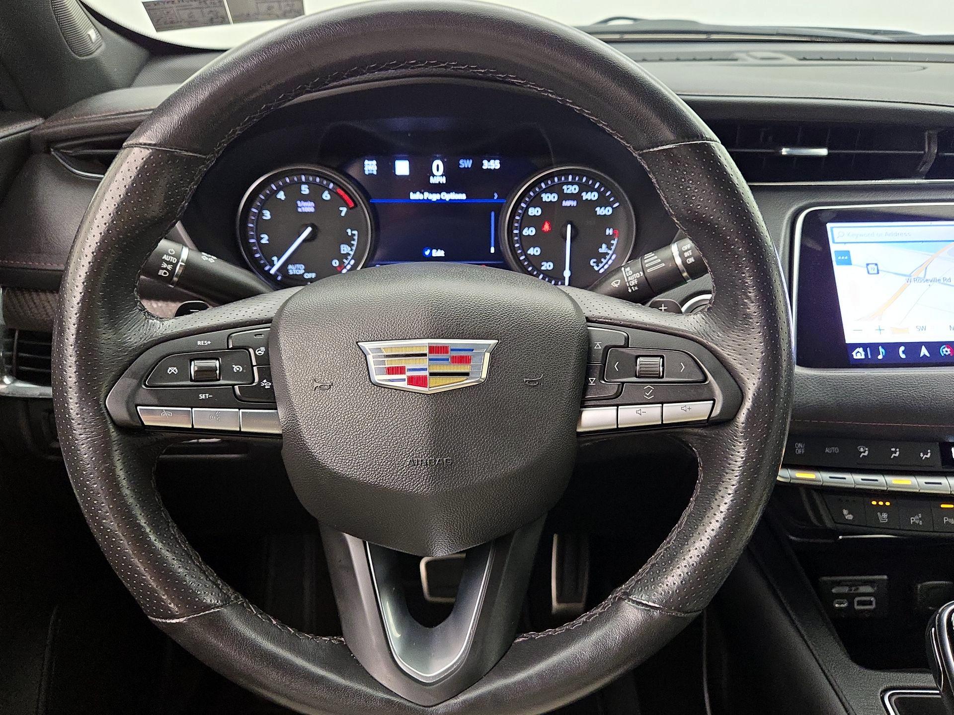 Thumbnail: 2022 Cadillac XT4 - 10