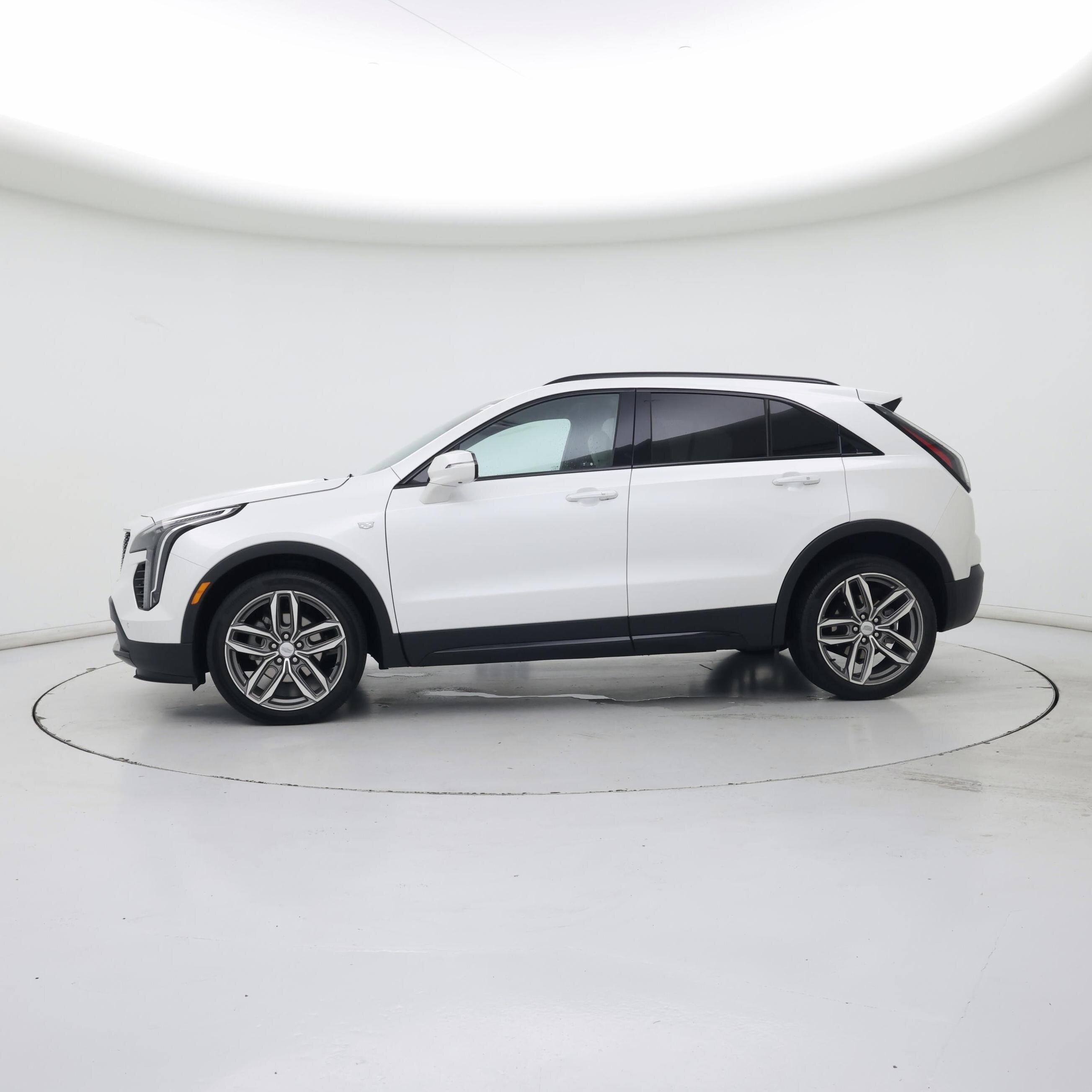 Thumbnail: 2022 Cadillac XT4 - 3