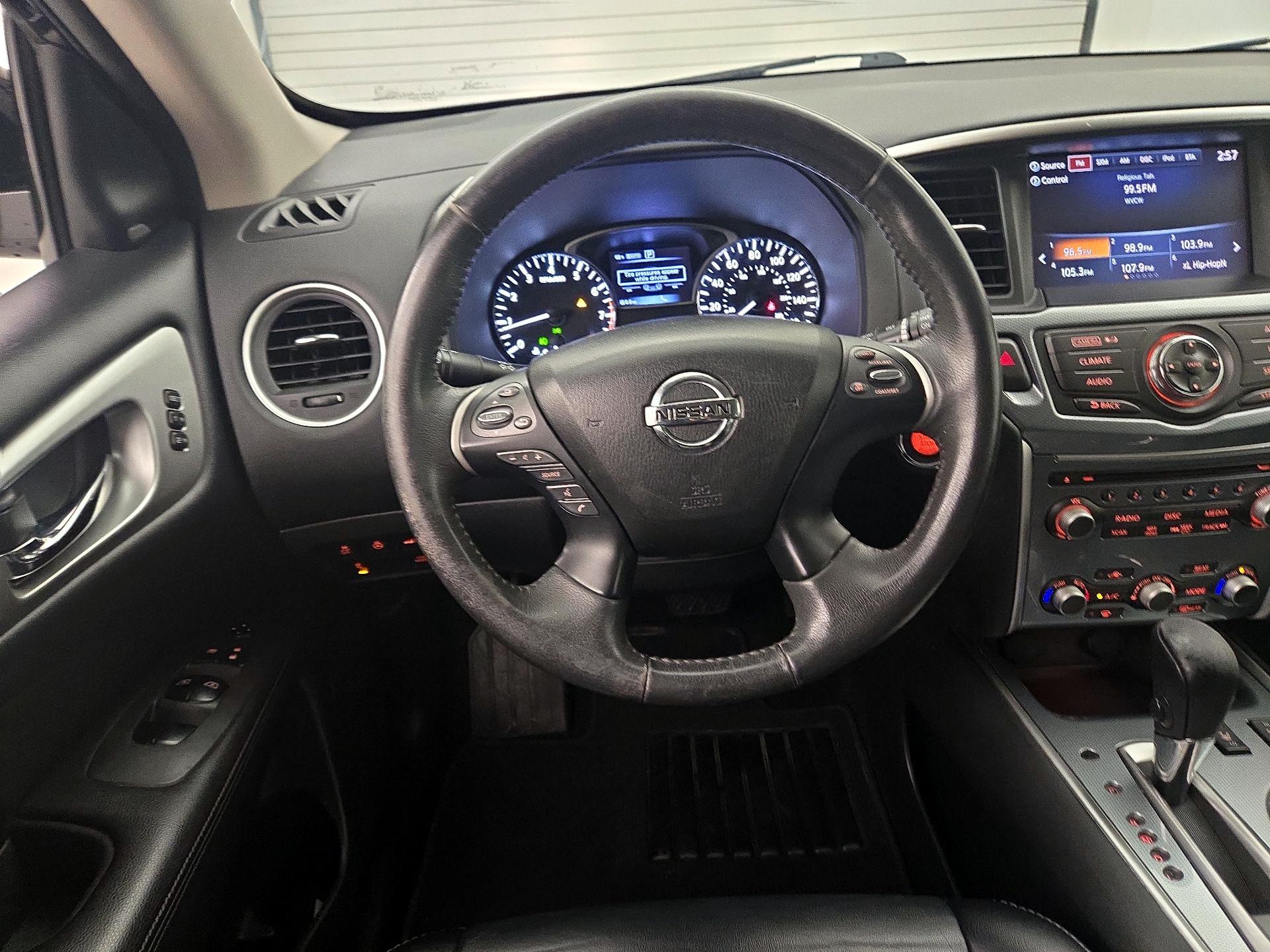 Thumbnail: 2017 Nissan Pathfinder - 10