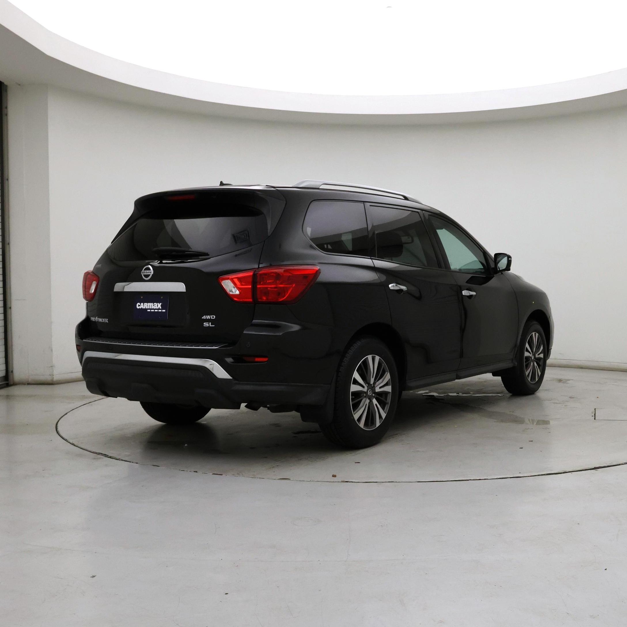 Thumbnail: 2017 Nissan Pathfinder - 8