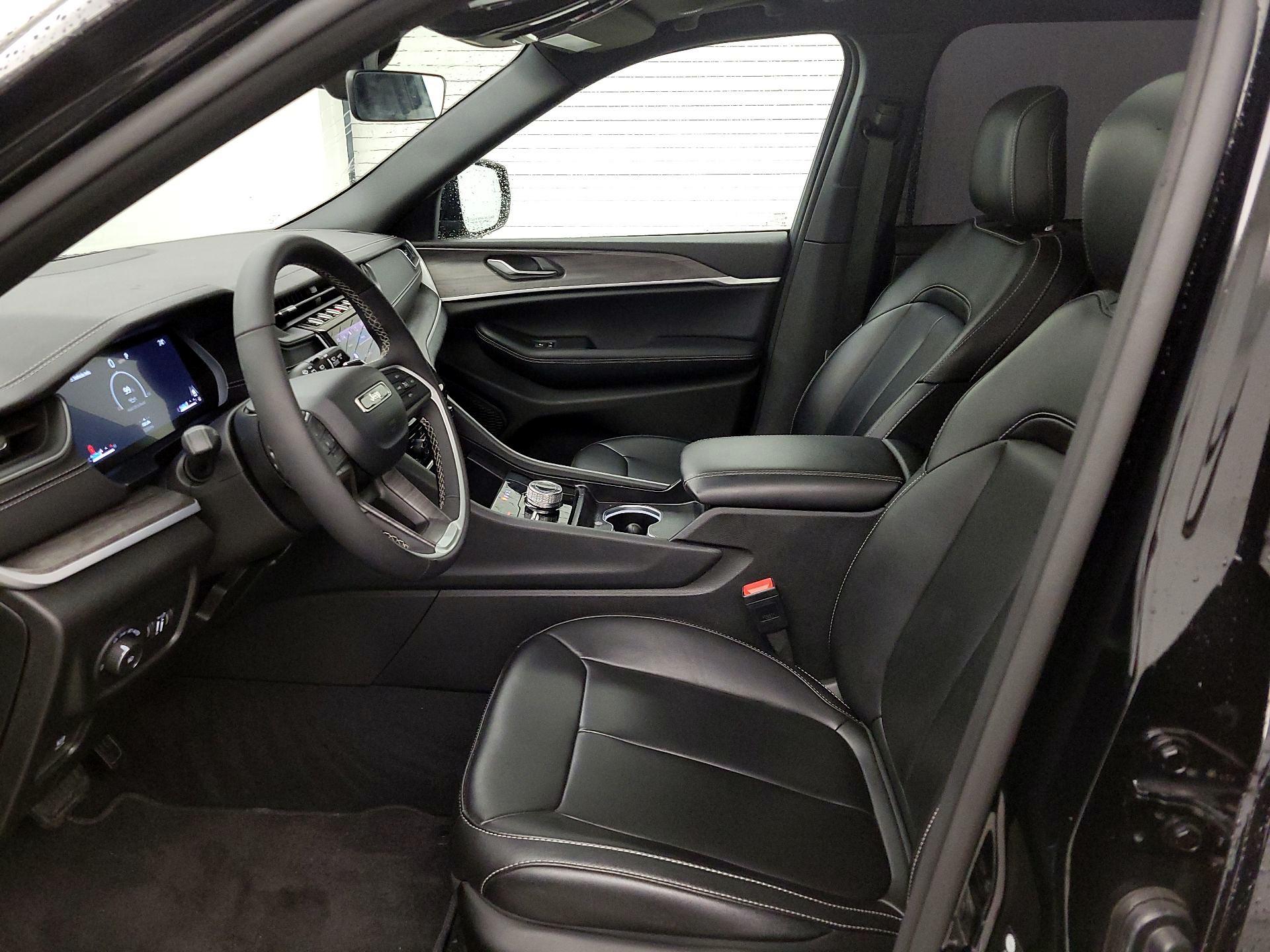 Thumbnail: 2025 Jeep Grand Cherokee - 11