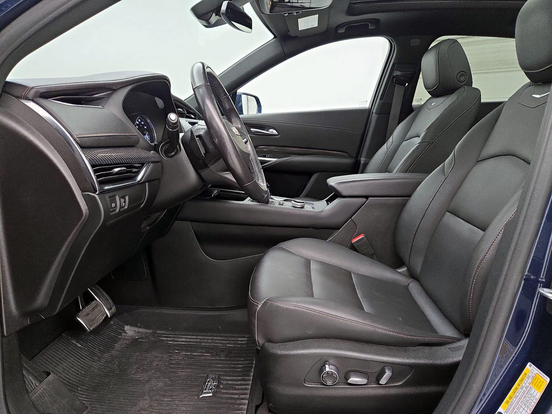 Thumbnail: 2021 Cadillac XT4 - 11