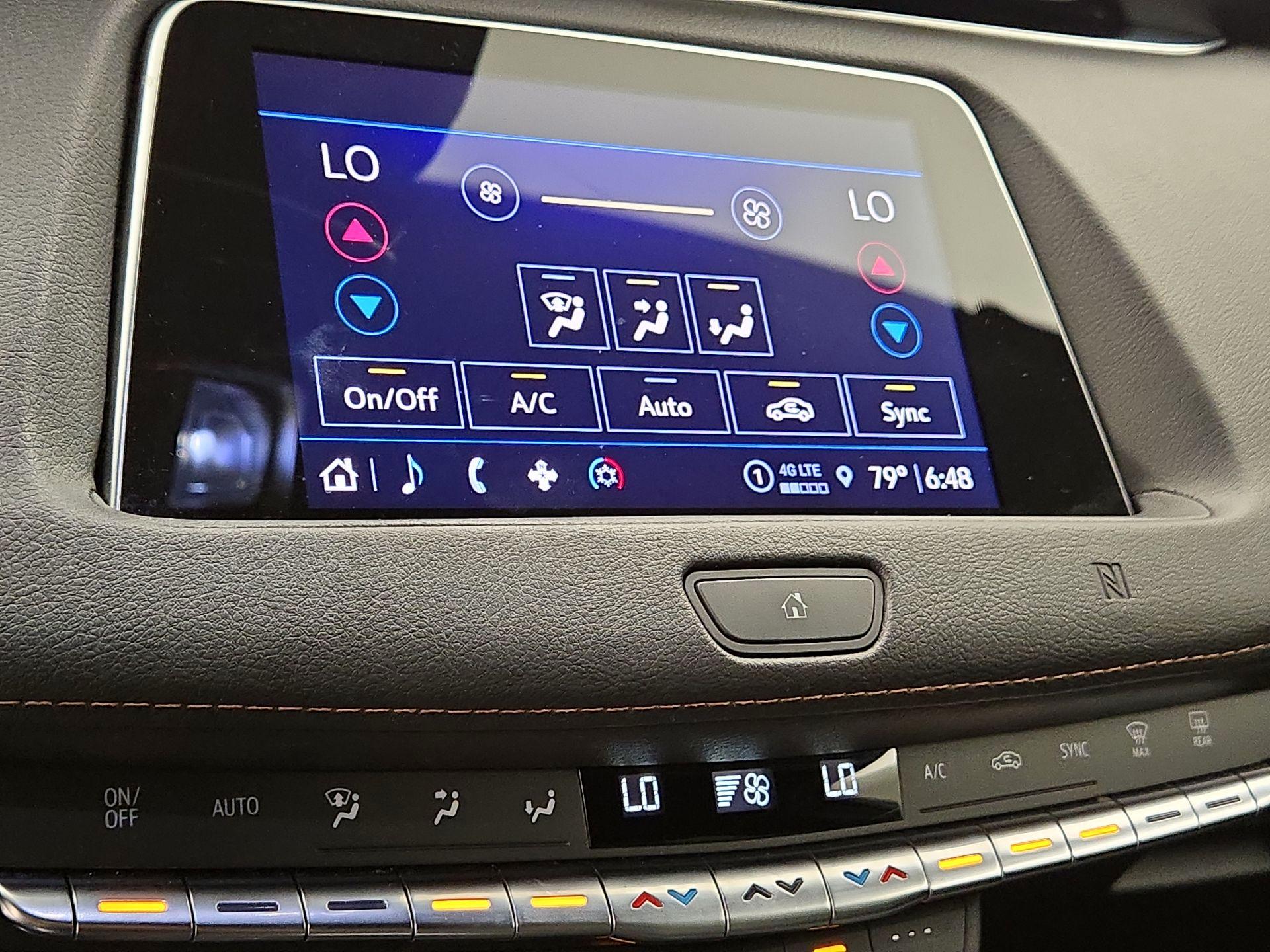 Thumbnail: 2021 Cadillac XT4 - 15