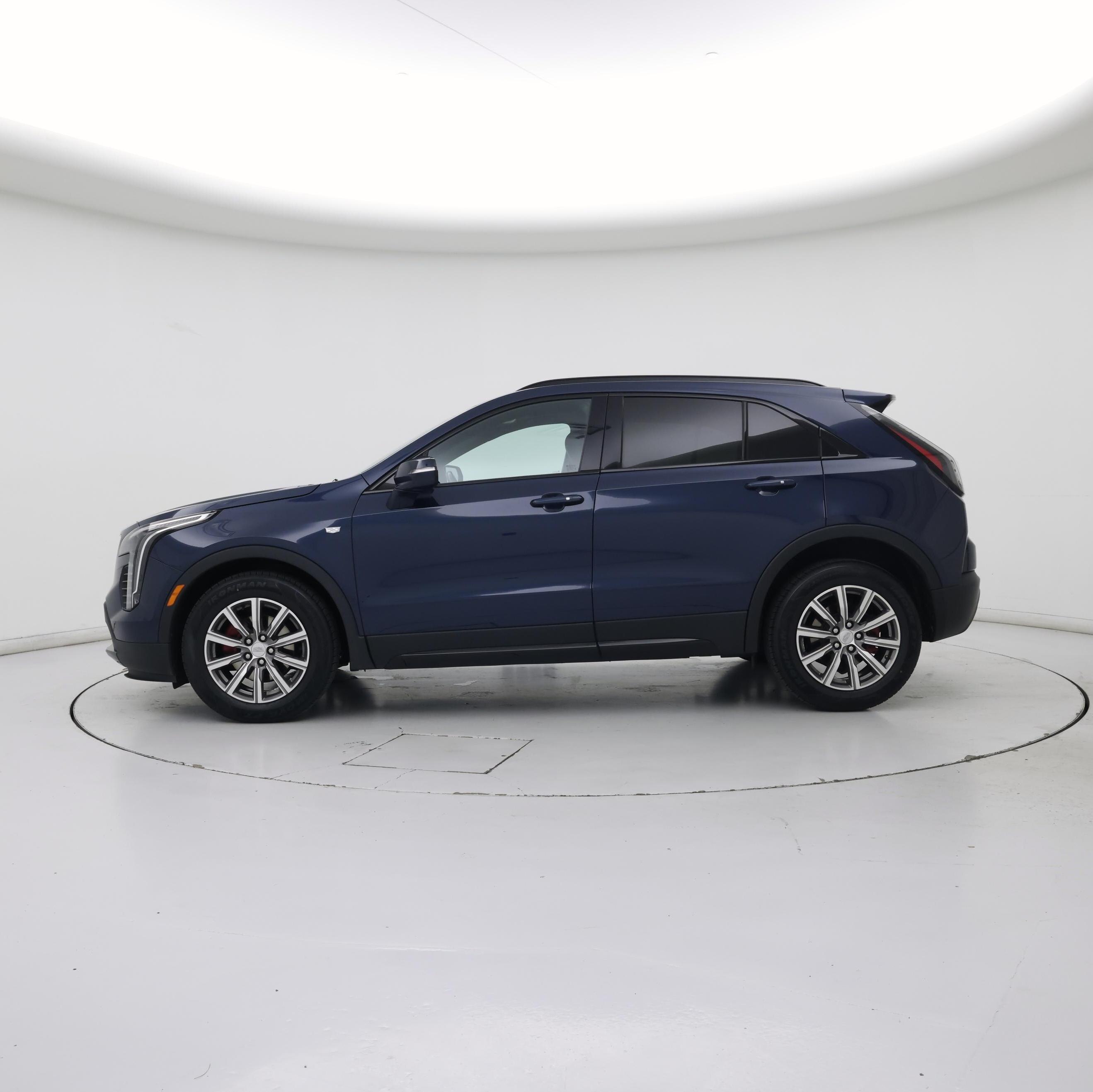 Thumbnail: 2021 Cadillac XT4 - 3