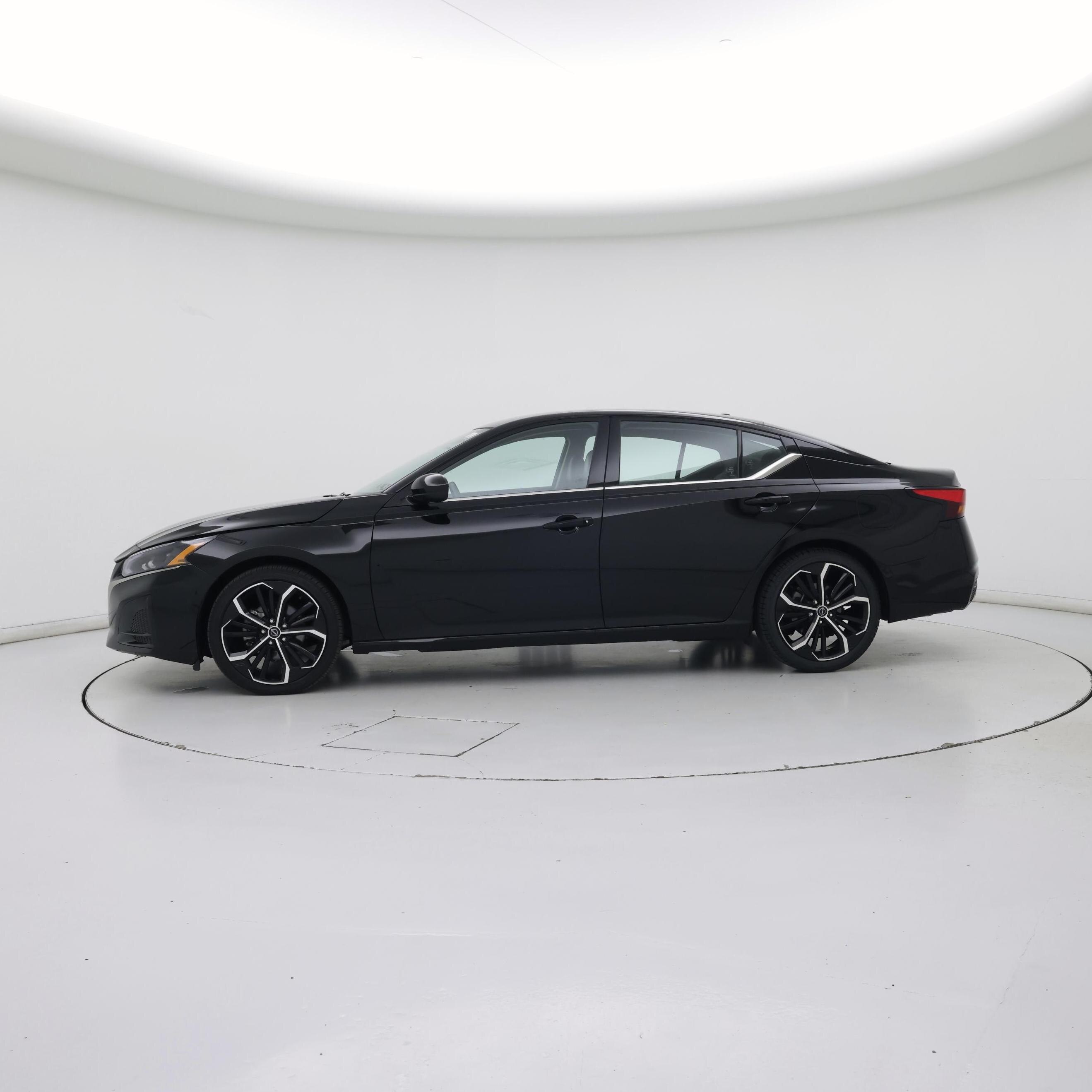 Thumbnail: 2023 Nissan Altima - 3