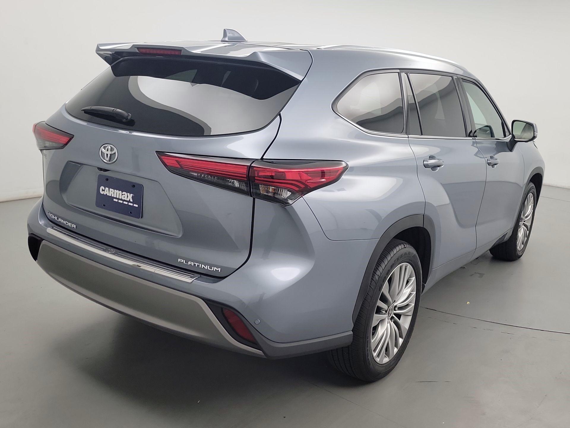 Thumbnail: 2023 Toyota Highlander - 5
