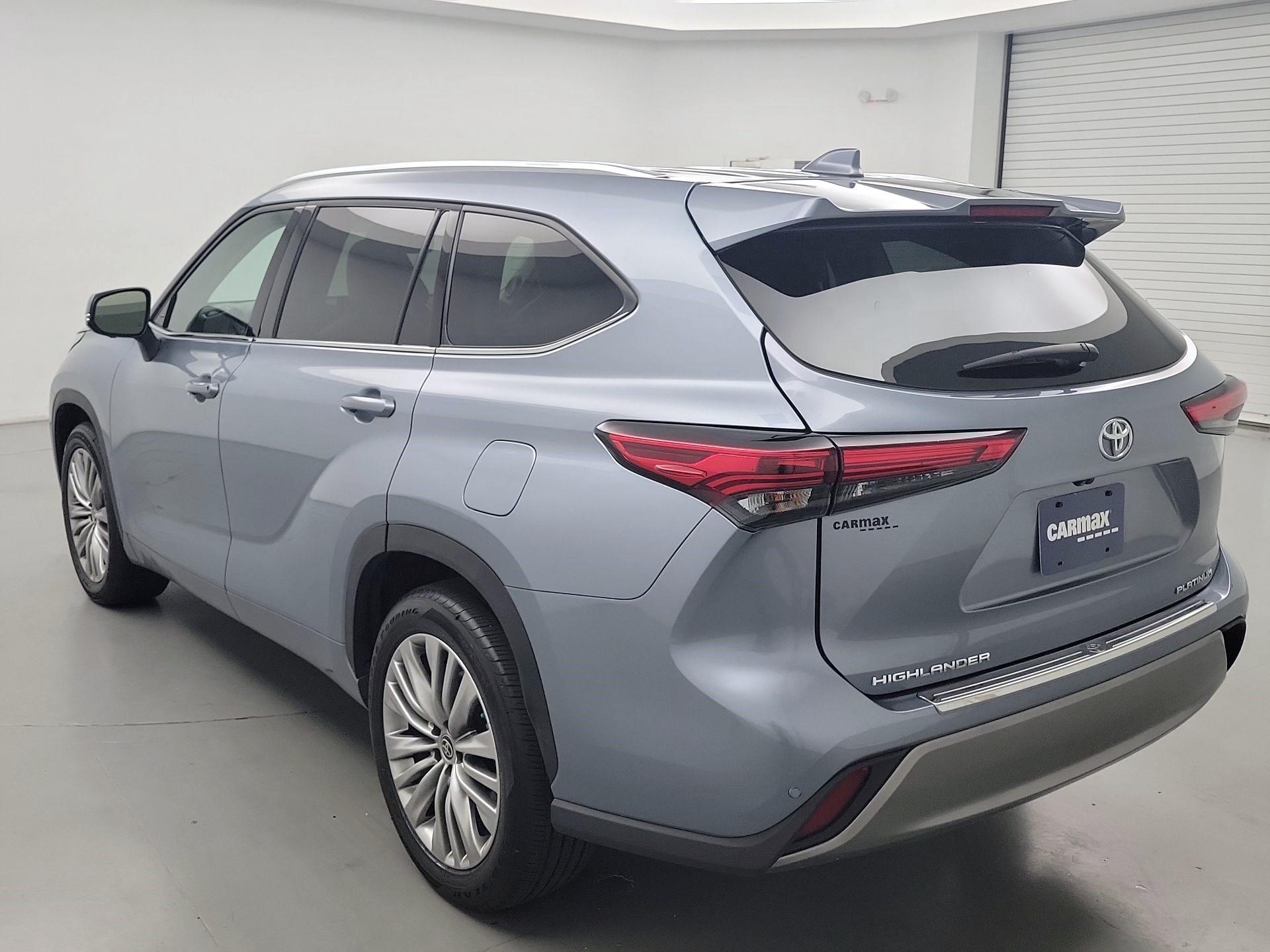 Thumbnail: 2023 Toyota Highlander - 7