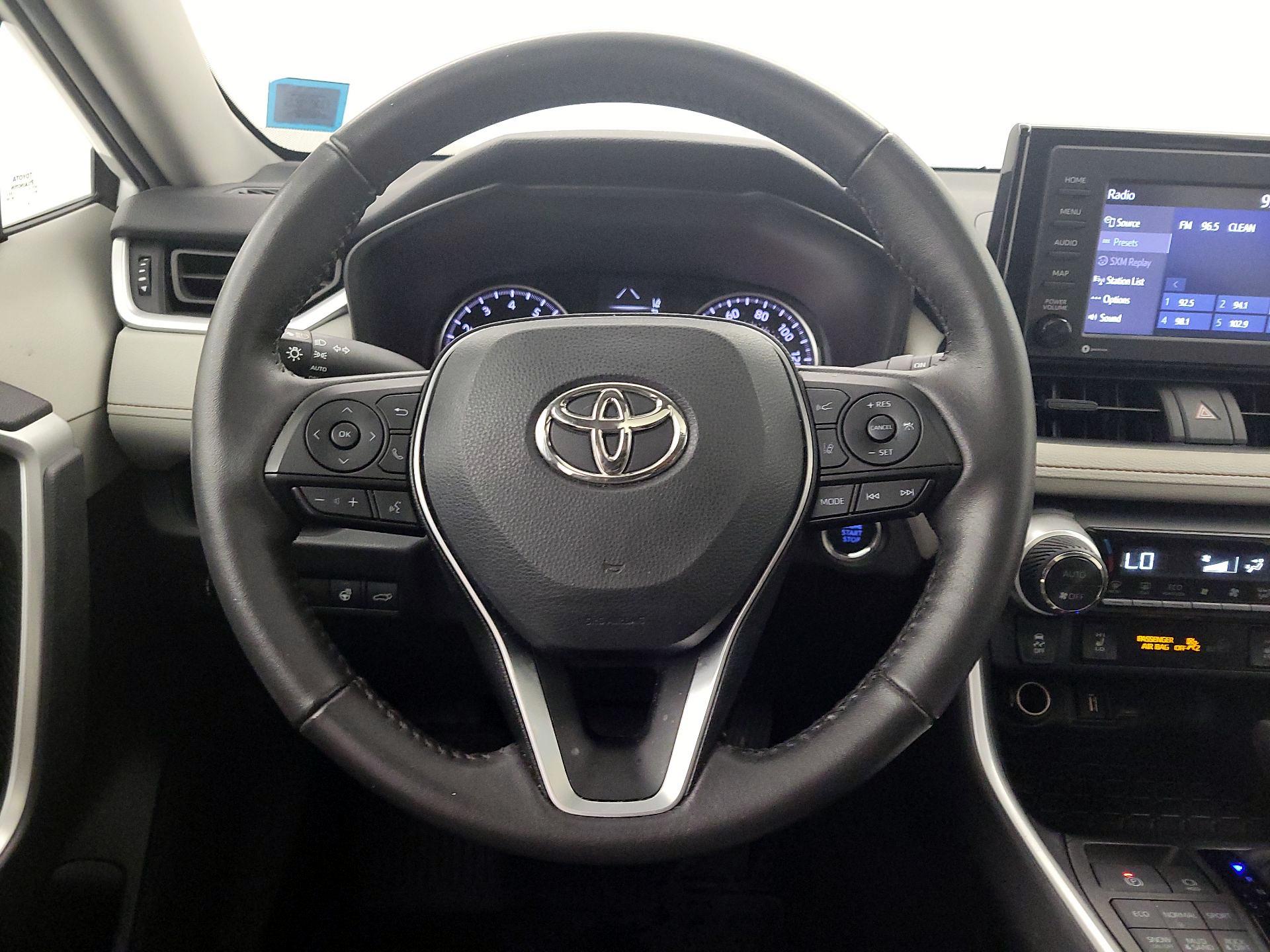 Thumbnail: 2022 Toyota RAV4 - 10