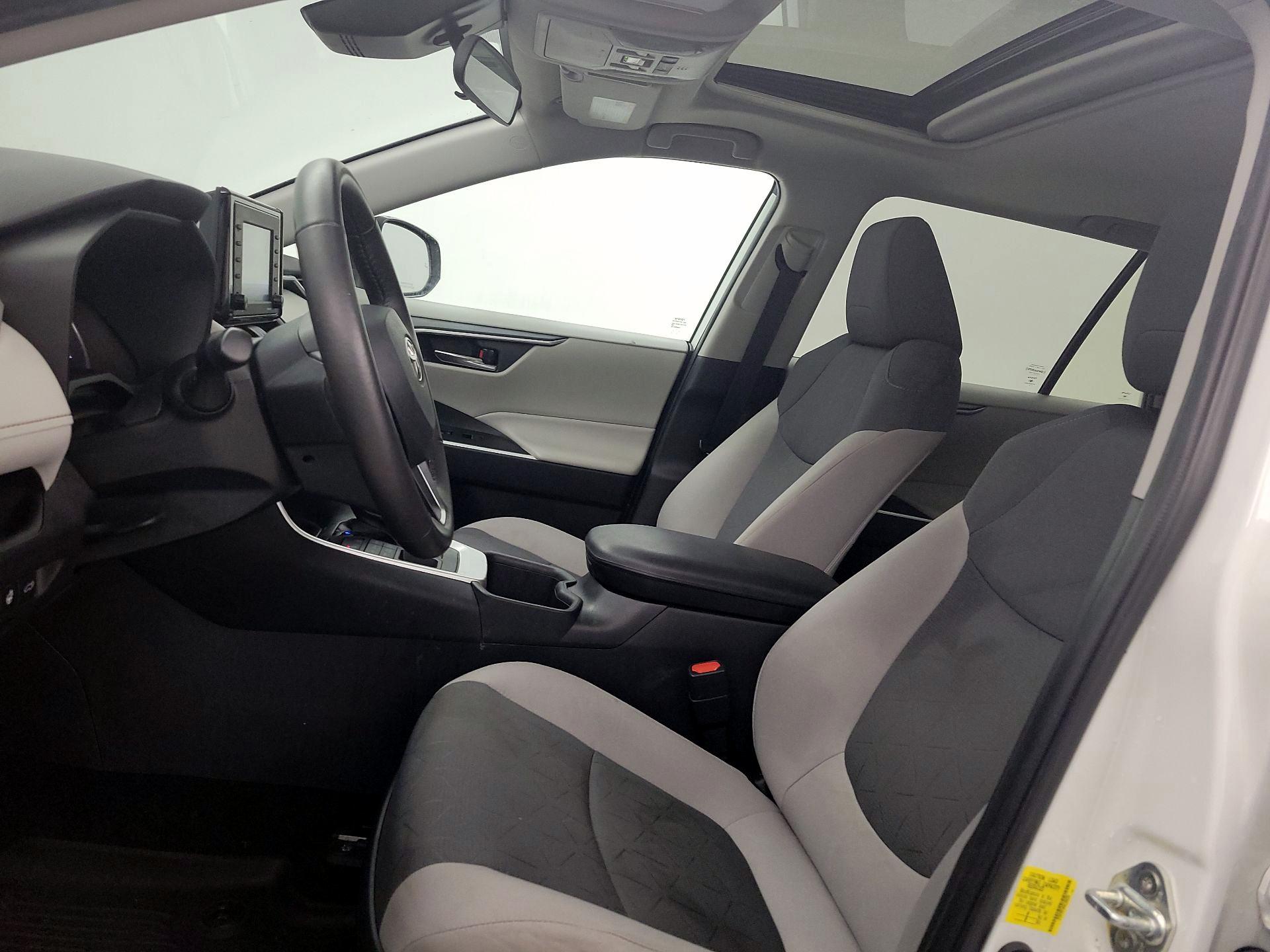 Thumbnail: 2022 Toyota RAV4 - 19