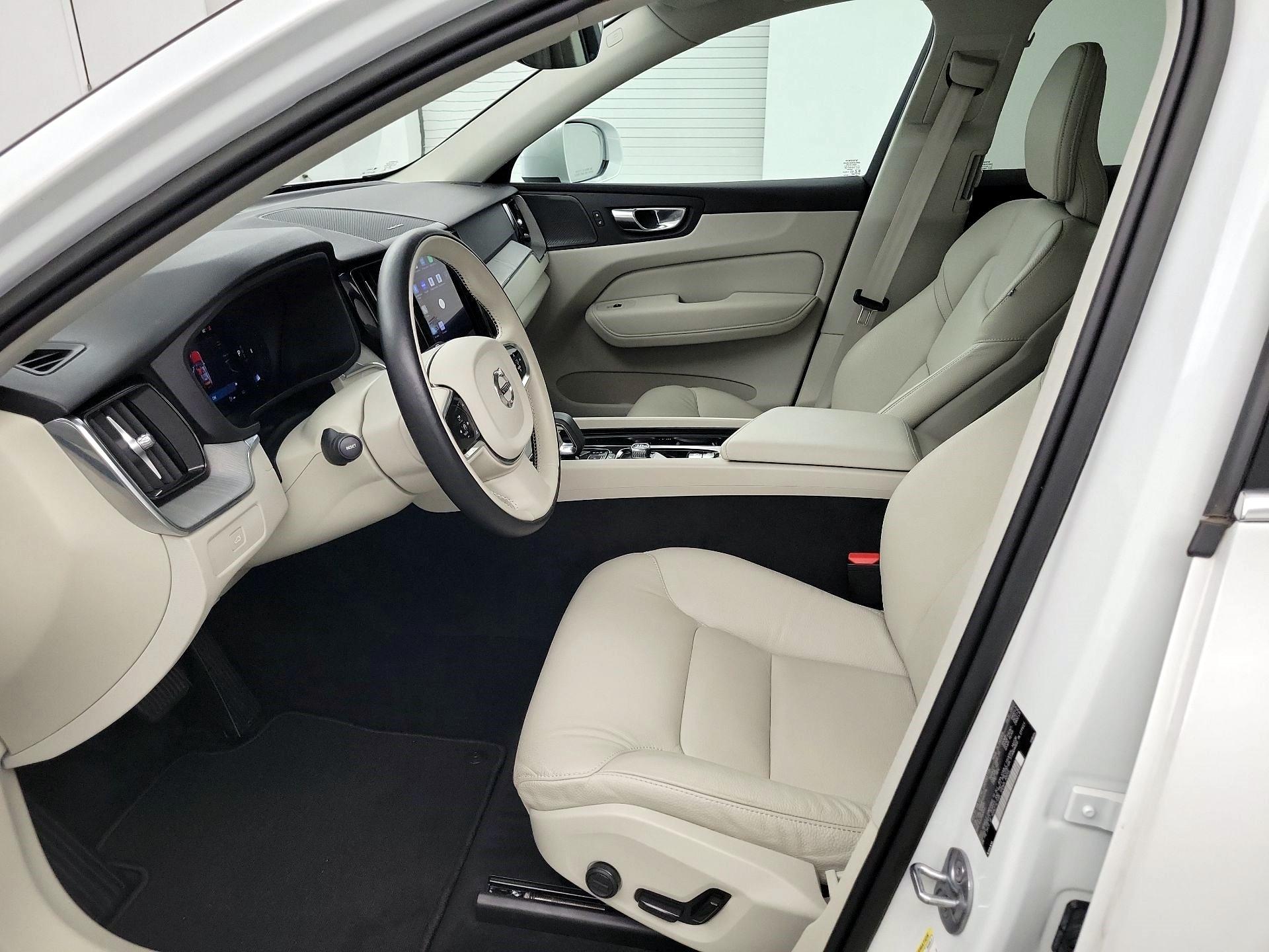 Thumbnail: 2023 Volvo XC60 - 9