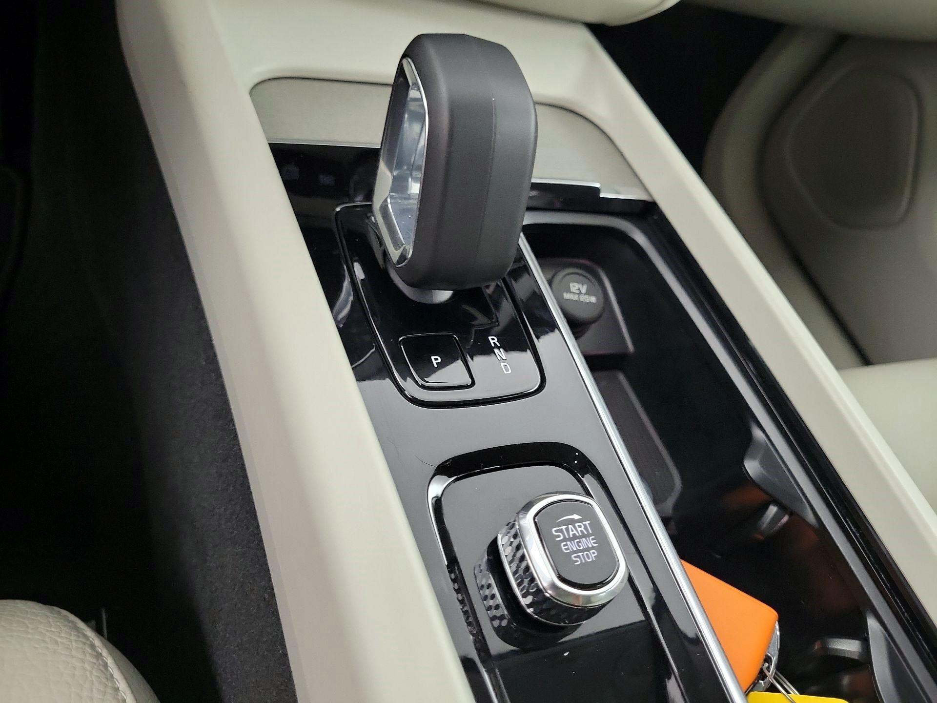 Thumbnail: 2023 Volvo XC60 - 14