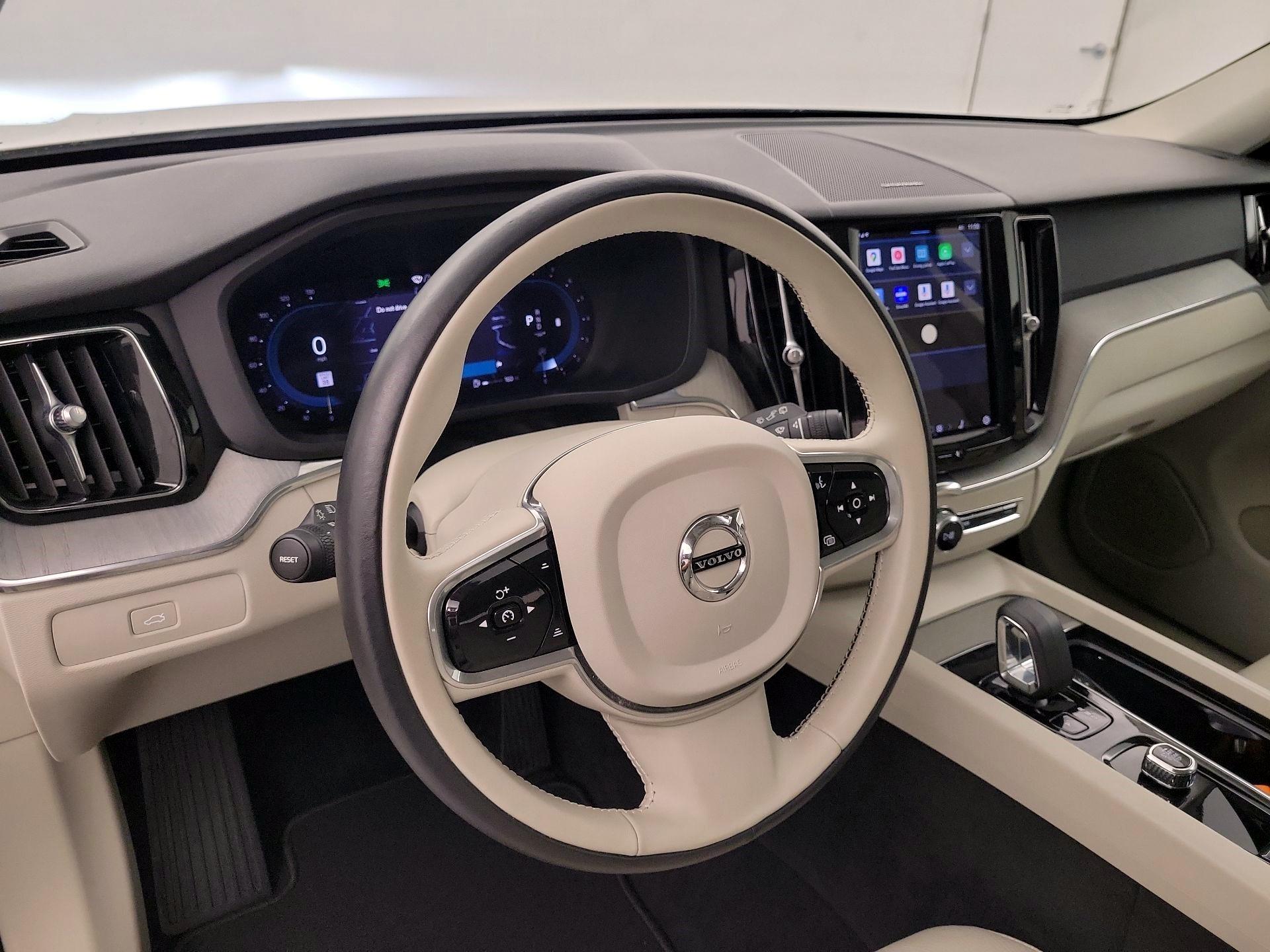 Thumbnail: 2023 Volvo XC60 - 8