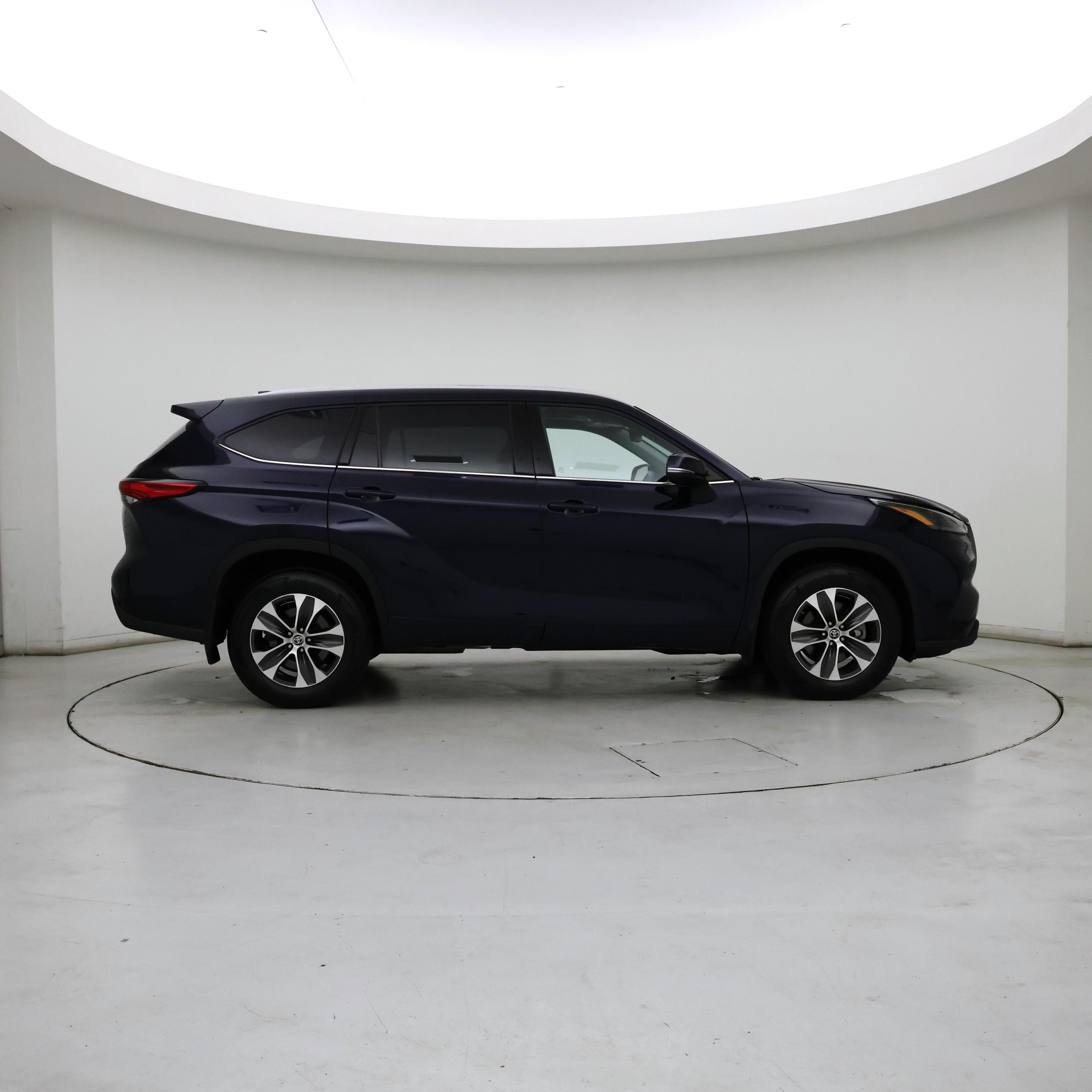 Thumbnail: 2022 Toyota Highlander - 7