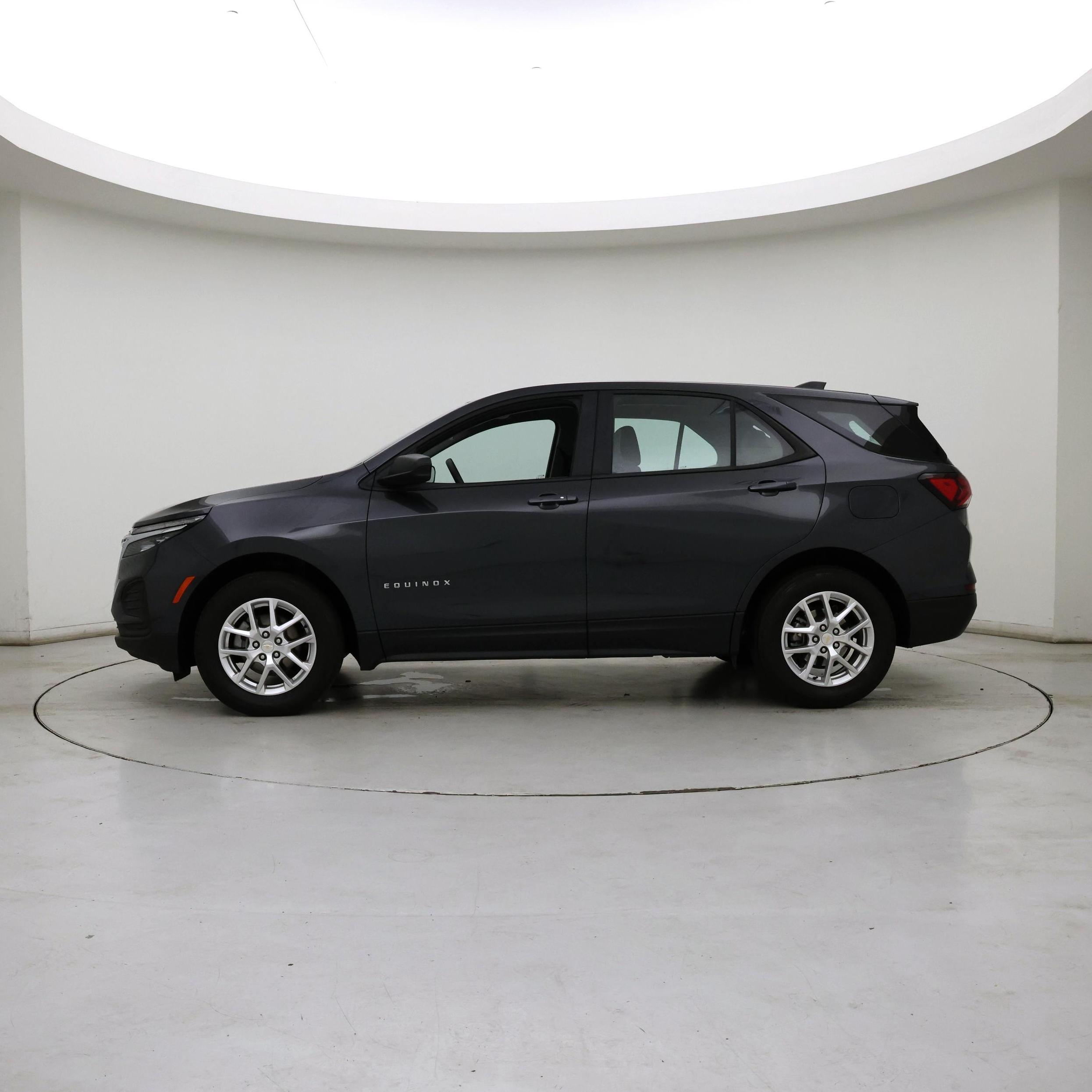 Thumbnail: 2022 Chevrolet Equinox - 3