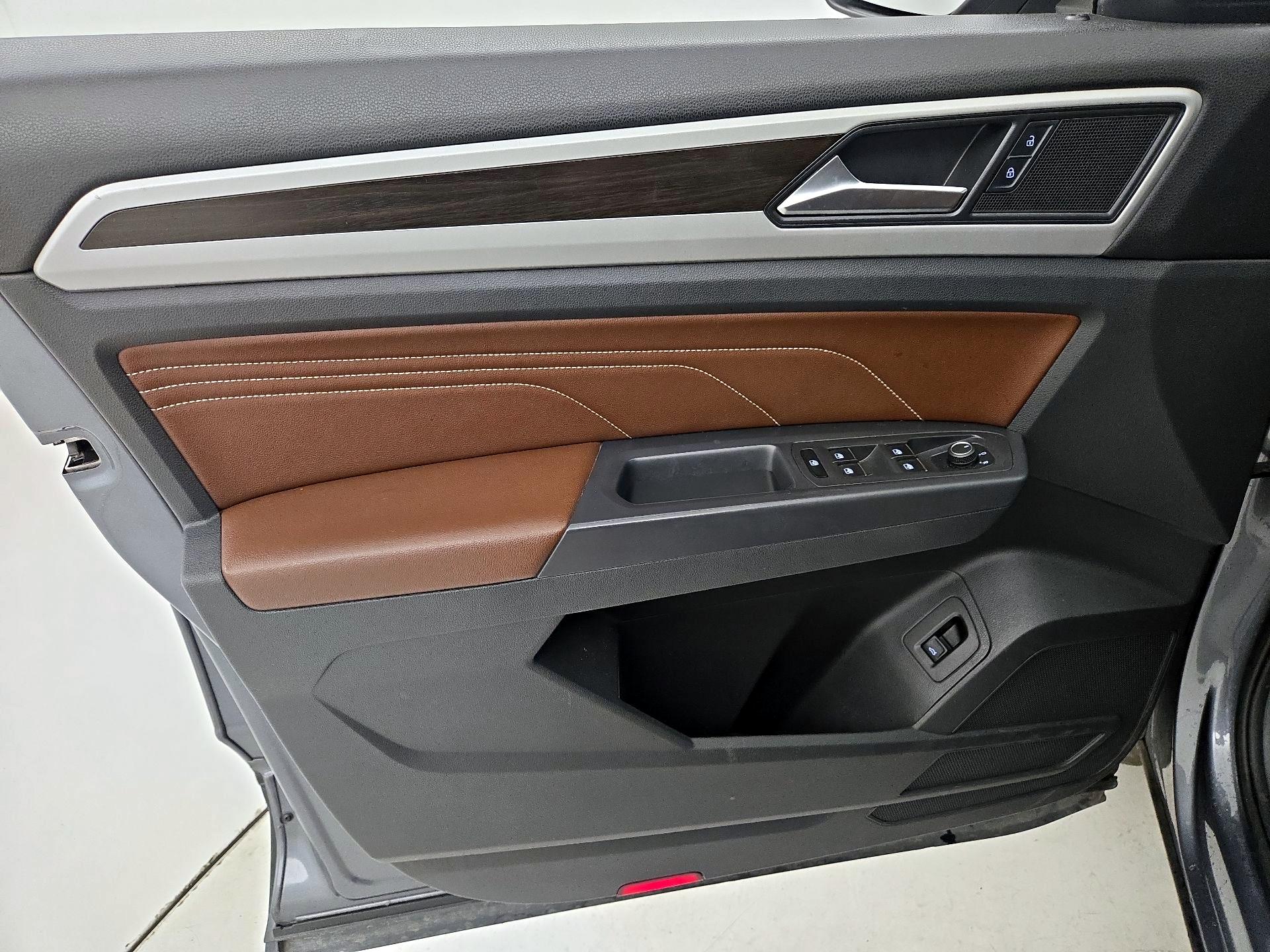 Thumbnail: 2021 Volkswagen Atlas - 12