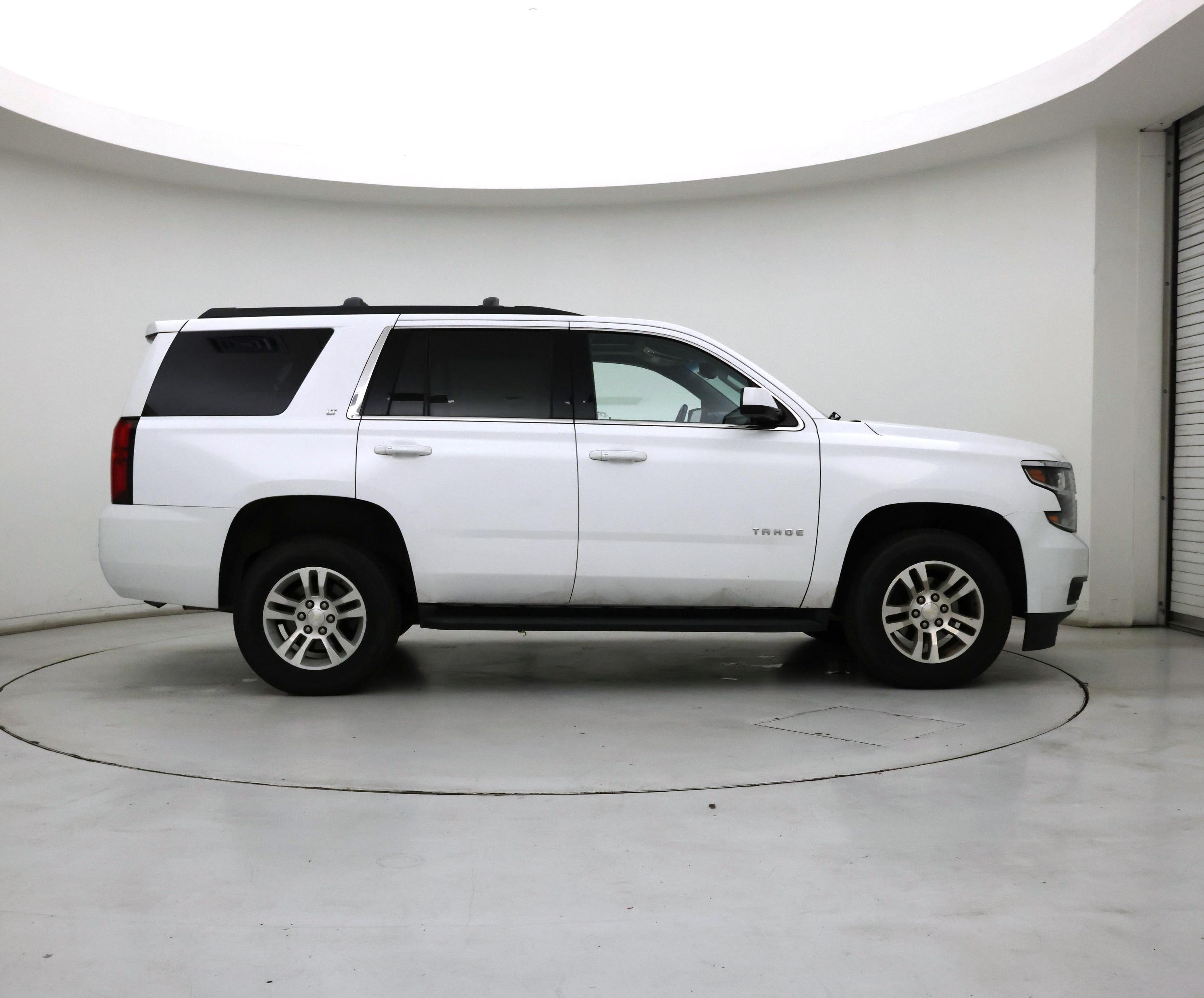 Thumbnail: 2019 Chevrolet Tahoe - 7