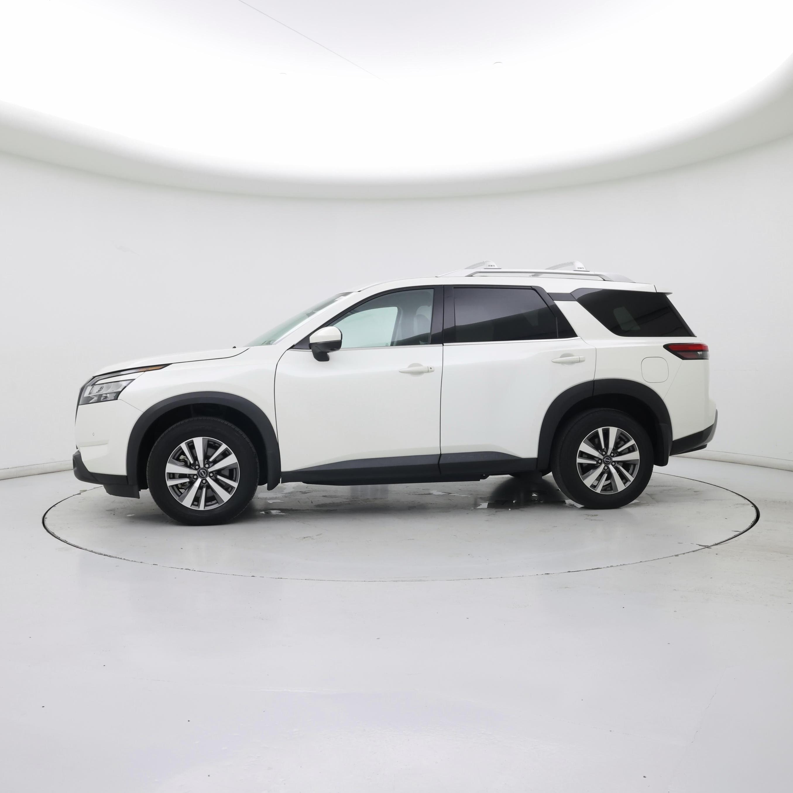Thumbnail: 2022 Nissan Pathfinder - 3