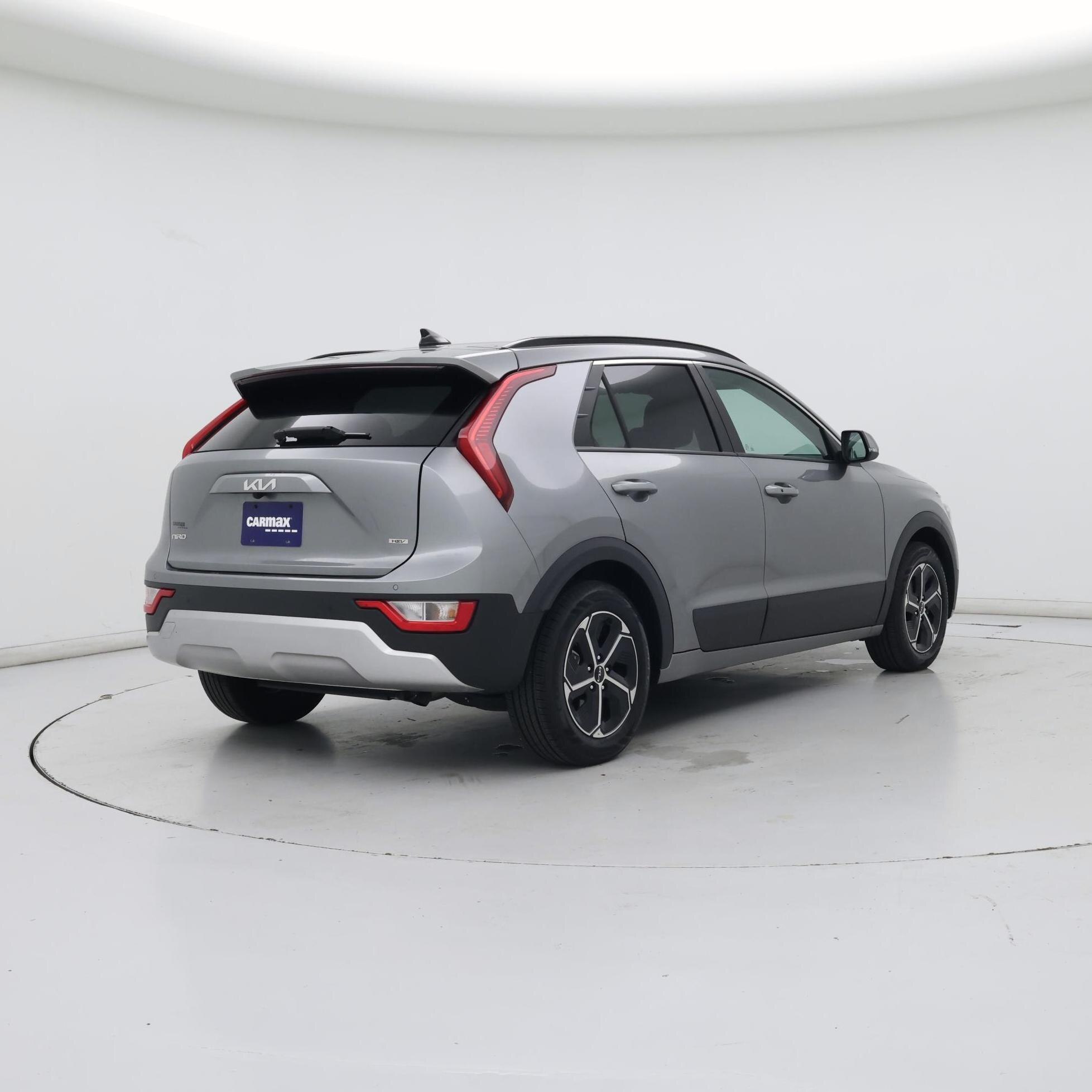 Thumbnail: 2023 Kia Niro - 8